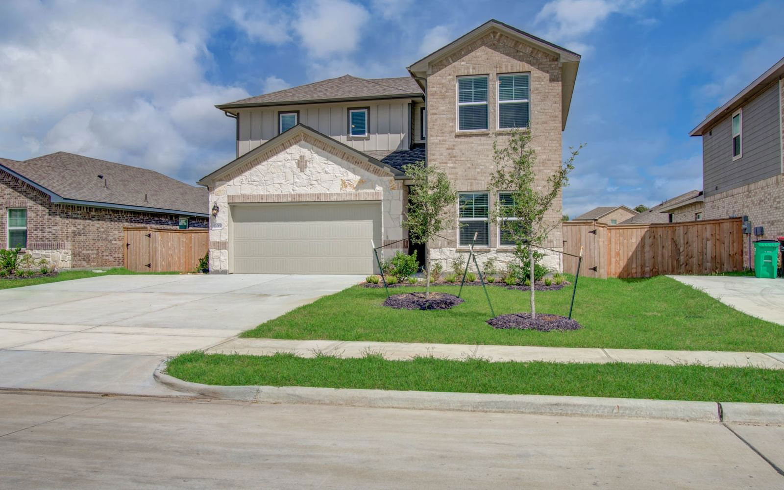 Real estate property located at 12019 Silver Moon, Chambers, Heights Of Barbers Hill, Baytown, TX, US