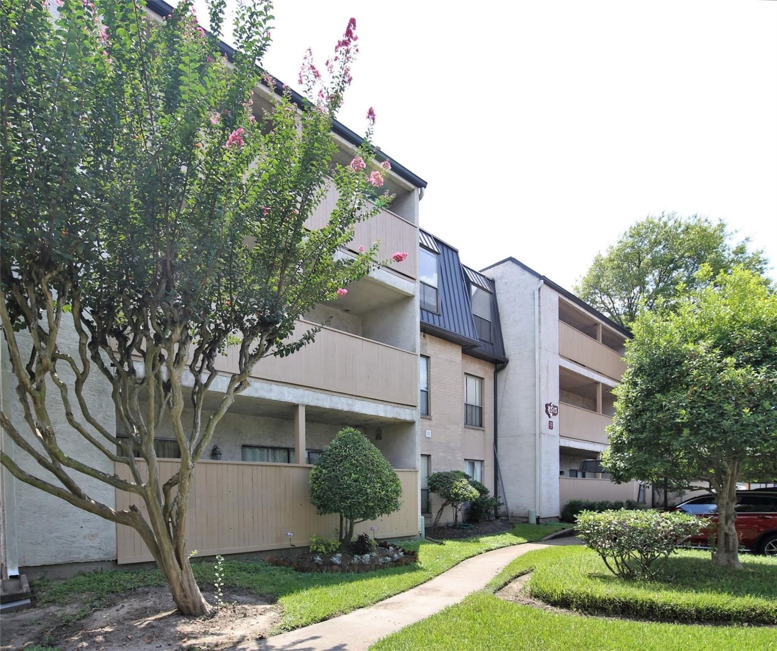 Real estate property located at 8515 Hearth #34, Harris, Hearthwood Condo Sec 01, Houston, TX, US