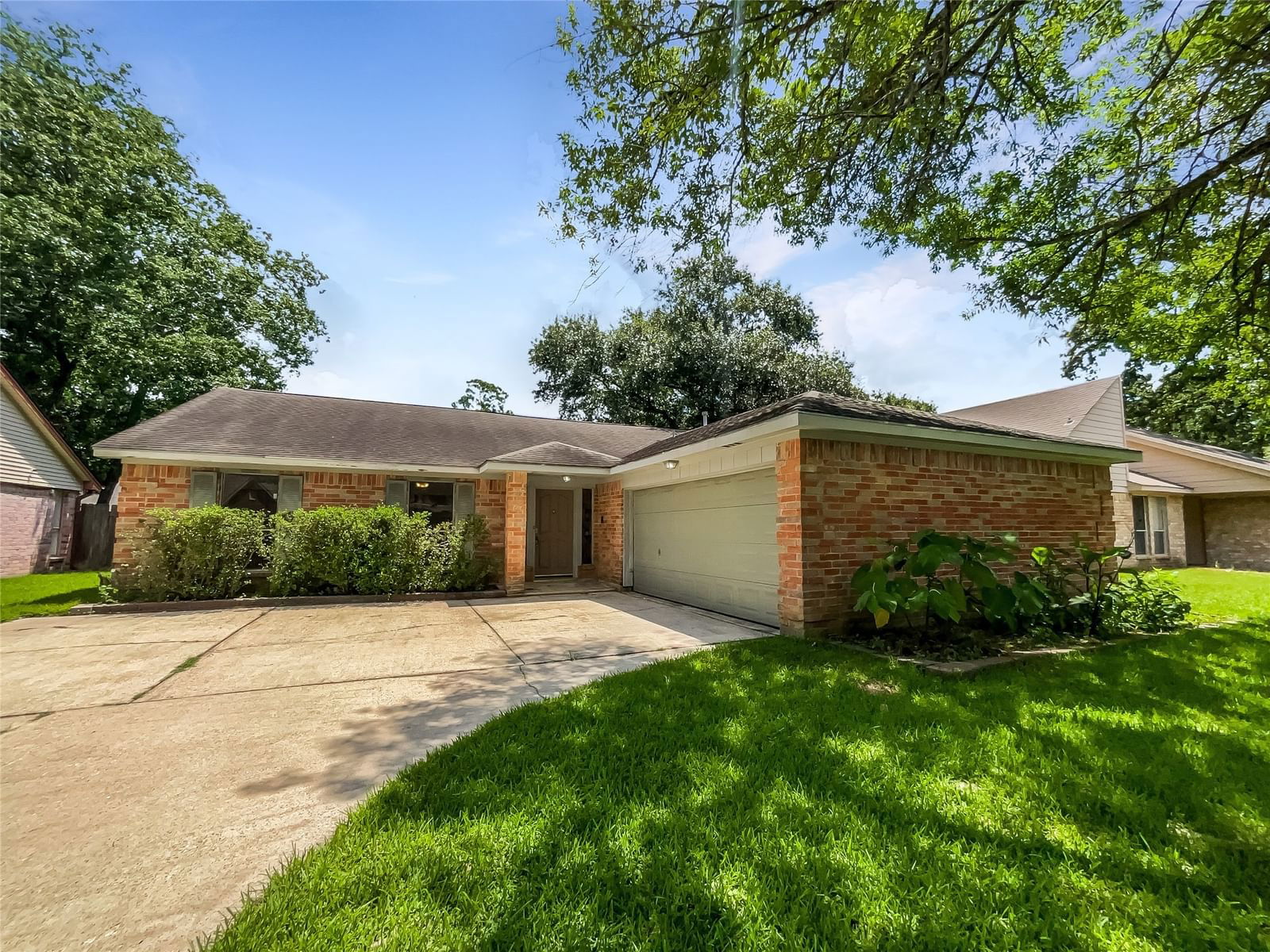 Real estate property located at 25902 Old Carriage, Harris, Lexington Woods North Sec 01, Spring, TX, US