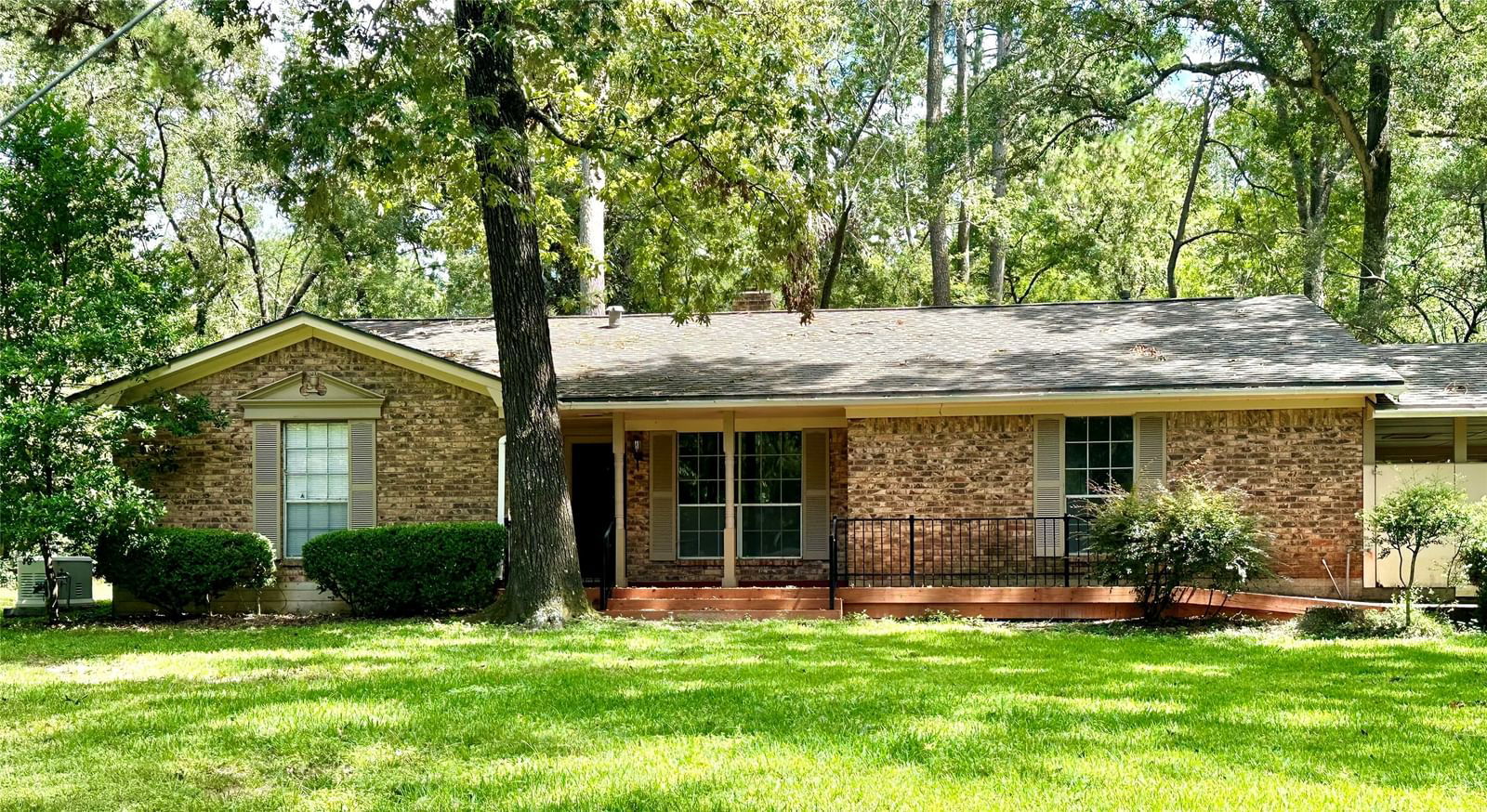 Real estate property located at 3803 Summer, Walker, Spring Lake, Huntsville, TX, US