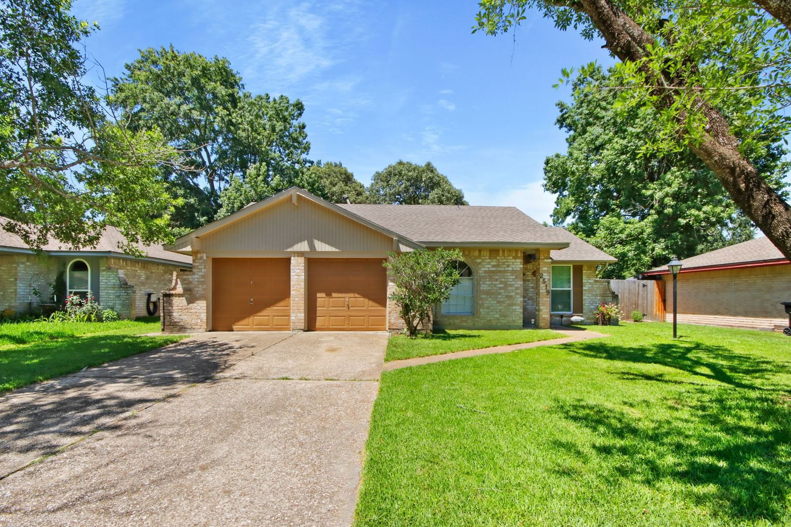 Real estate property located at 2519 Meandering, Harris, Sherwood Trails, Kingwood, TX, US