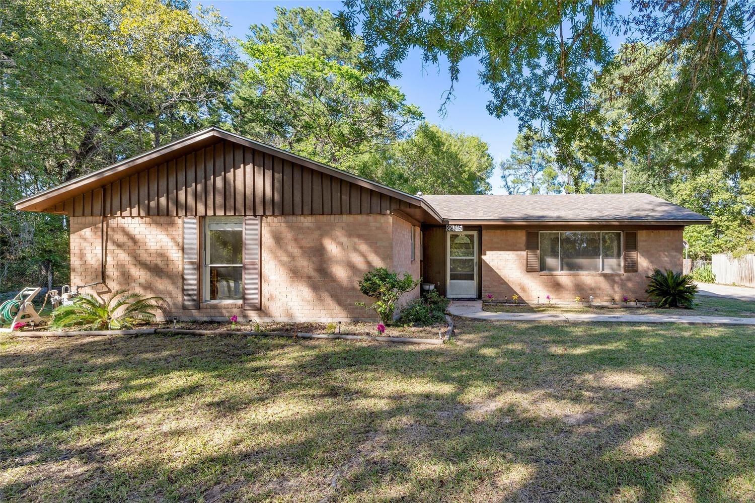 Real estate property located at 22915 Community, Montgomery, New Caney, TX, US