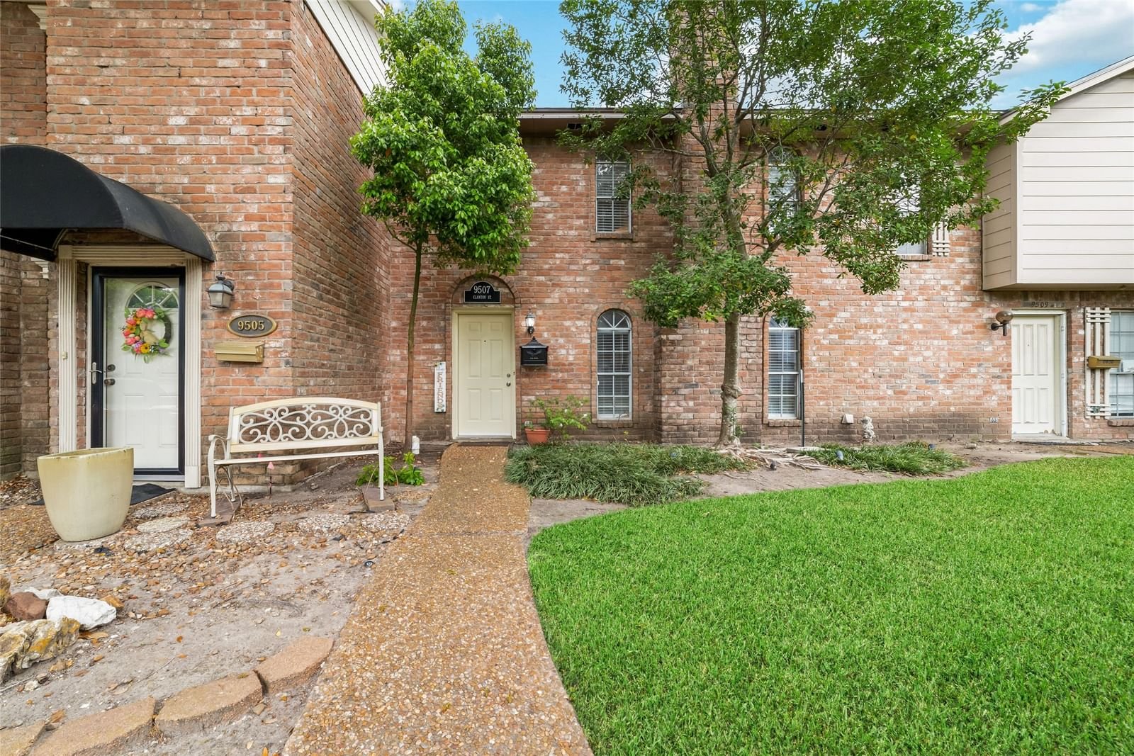 Real estate property located at 9507 Clanton, Harris, Kempwood Villa T/H, Houston, TX, US