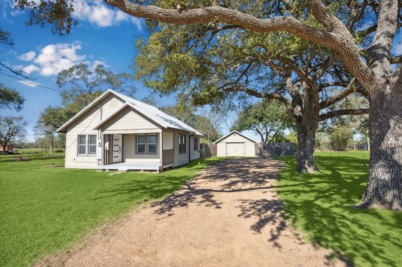 Real estate property located at 1317 Columbus, Austin, Vesely Sub, Sealy, TX, US