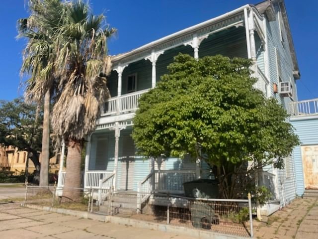 Real estate property located at 2028 Avenue M 1/2, Galveston, Galveston Outlots, Galveston, TX, US