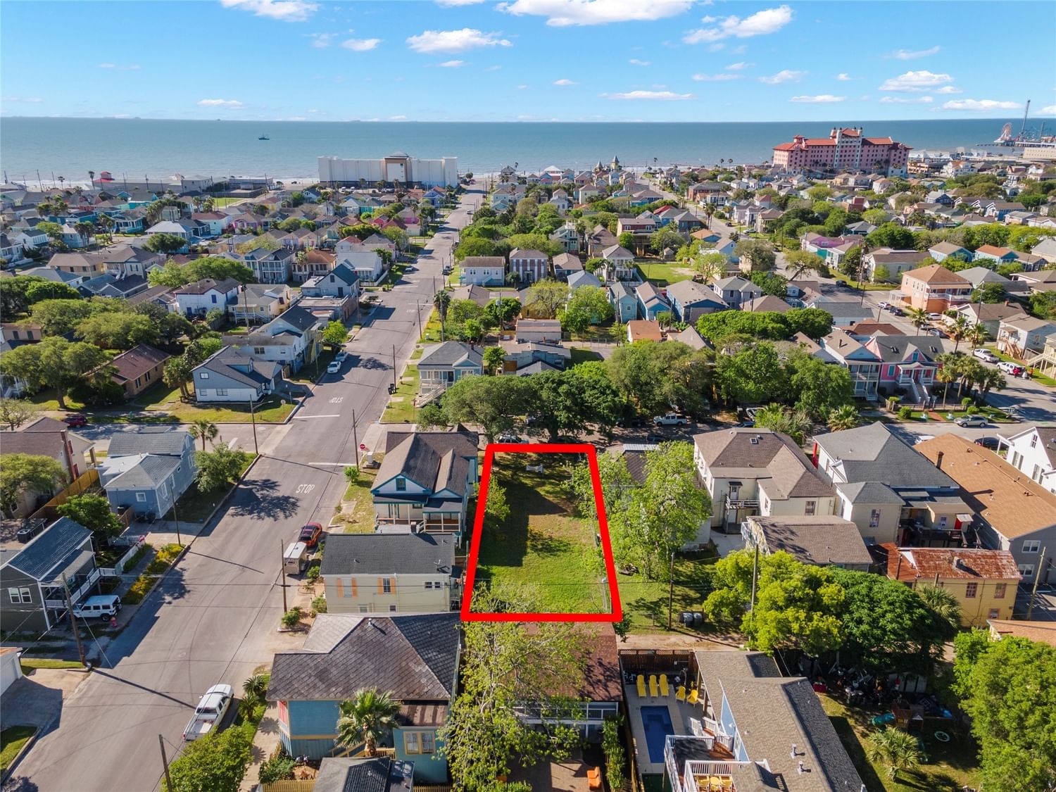 Real estate property located at 1806 Avenue M 1/2, Galveston, Galveston Outlots, Galveston, TX, US