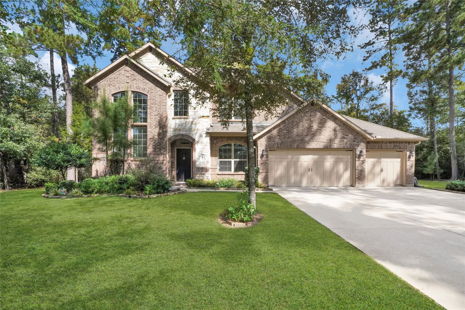 Real estate property located at 11002 Oak Cliff, Montgomery, Shadow Lake Forest, Conroe, TX, US