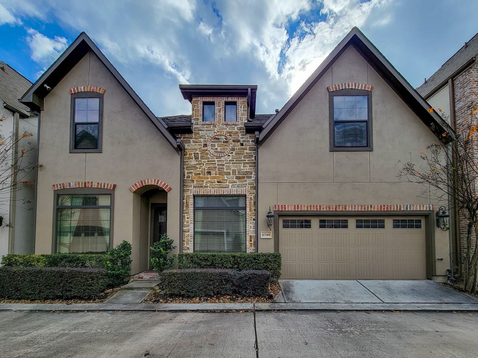 Real estate property located at 6709 Woodbend, Harris, Woodbend Park Rep 1, Houston, TX, US