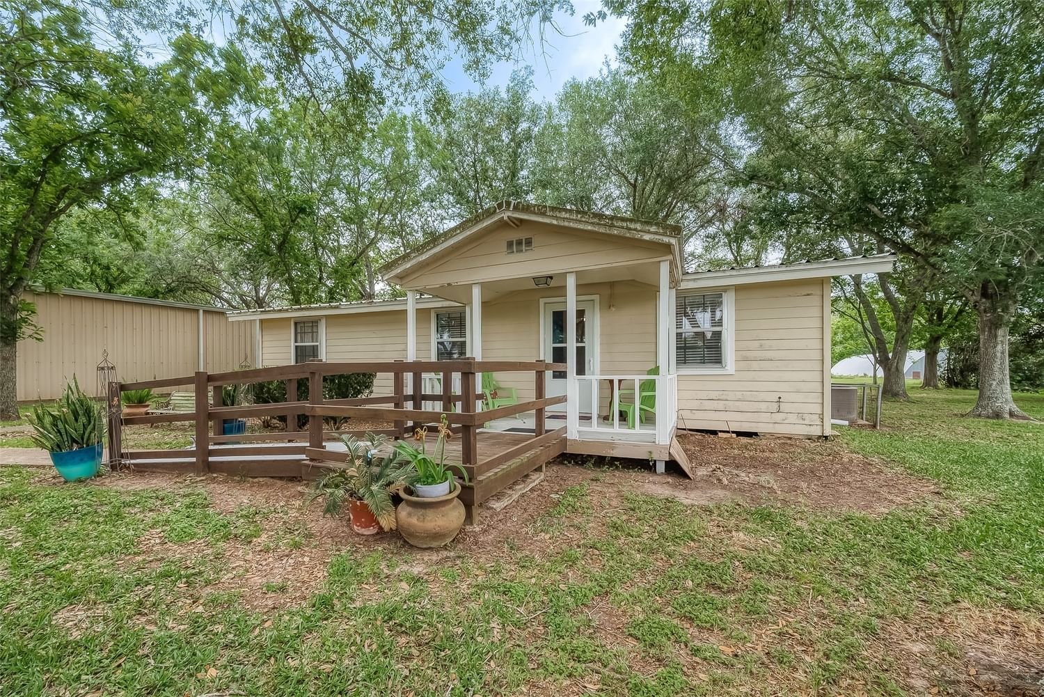 Real estate property located at 2520 Richmond, Fort Bend, H & Tc Ry, Needville, TX, US