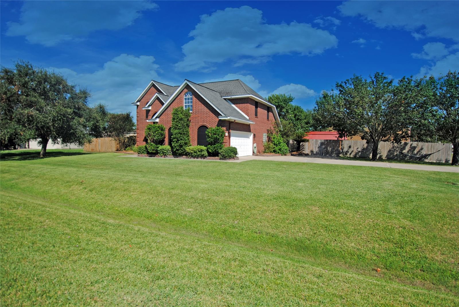 Real estate property located at 10323 Travis, Chambers, Crown Colony Sec 03 Ph 01, Mont Belvieu, TX, US