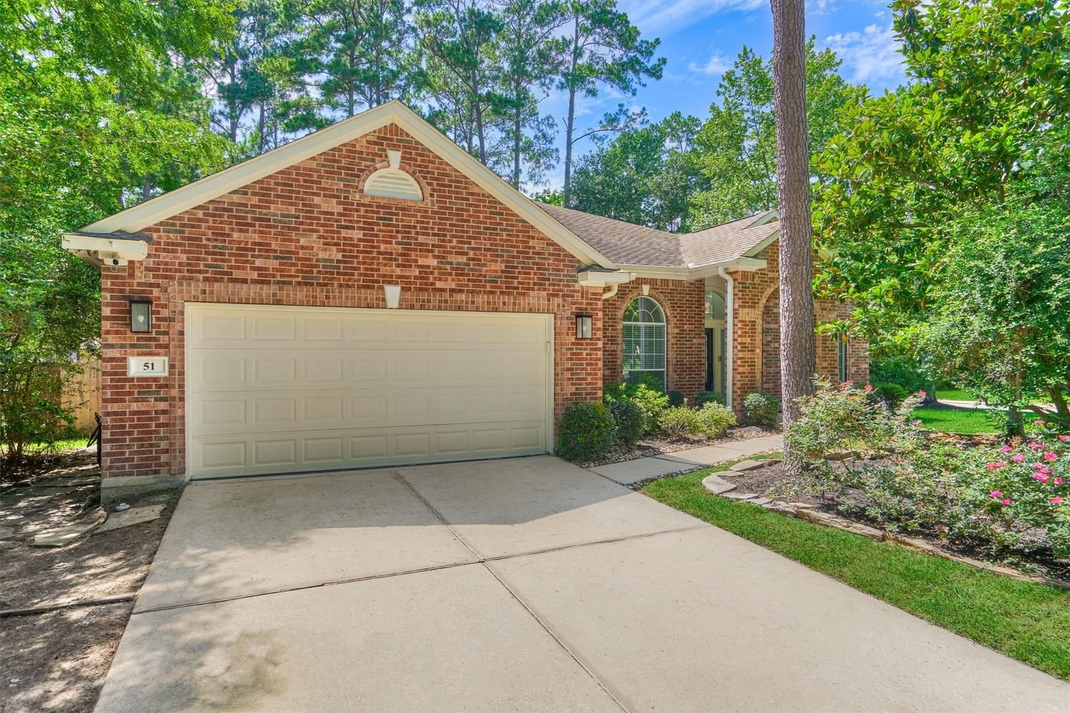 Real estate property located at 51 Taupewood, Montgomery, The Woodlands Alden Bridge, The Woodlands, TX, US