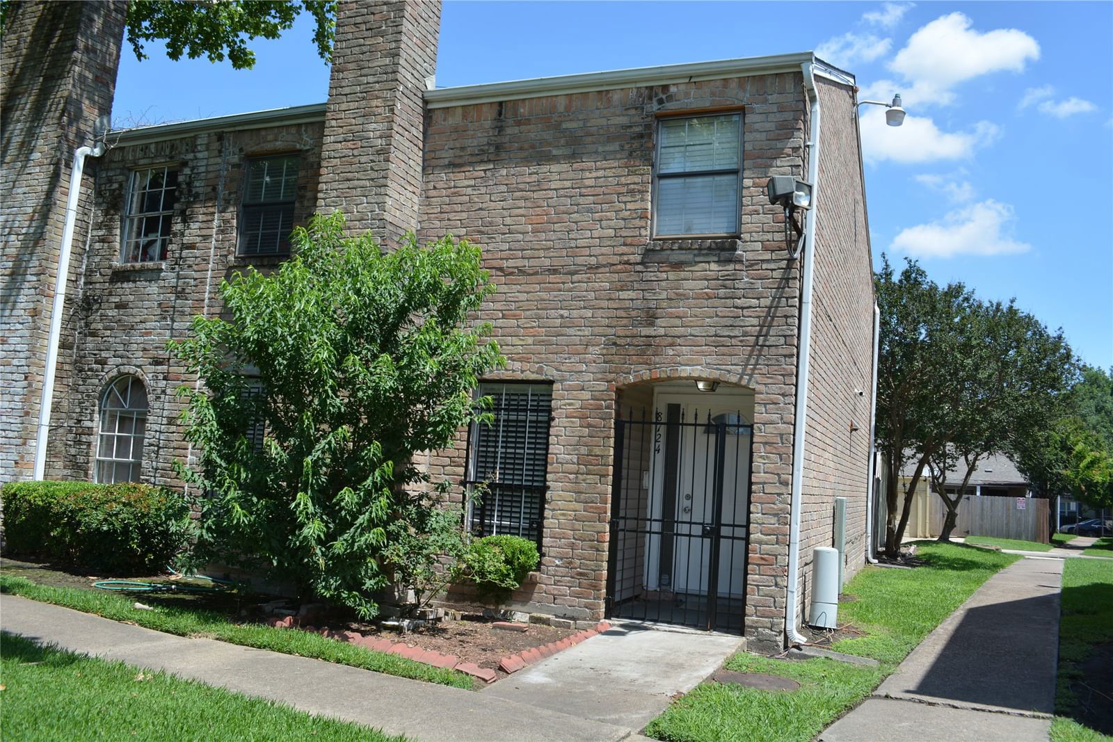 Real estate property located at 8724 Wilcrest #8724, Harris, Glenshannon Sec 02, Houston, TX, US