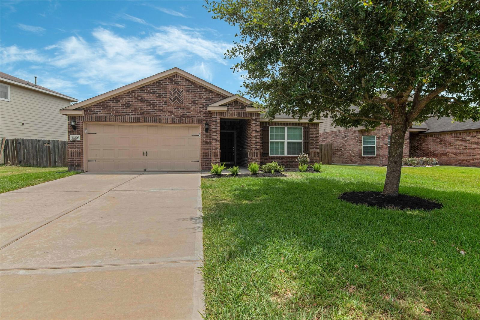 Real estate property located at 5003 Oakbriar Ln, Fort Bend, The Trails At Seabourne Park, Rosenberg, TX, US