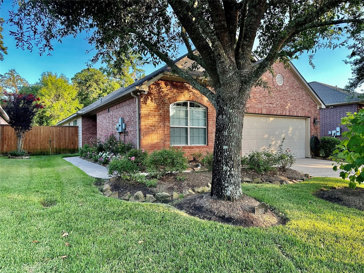 Real estate property located at 1608 Berlino, Harris, Pearland, TX, US