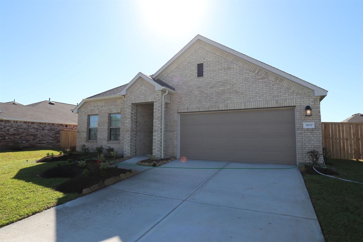 Real estate property located at 3011 Ranch Gate Lane, Fort Bend, Miller's Pond, Rosenberg, TX, US