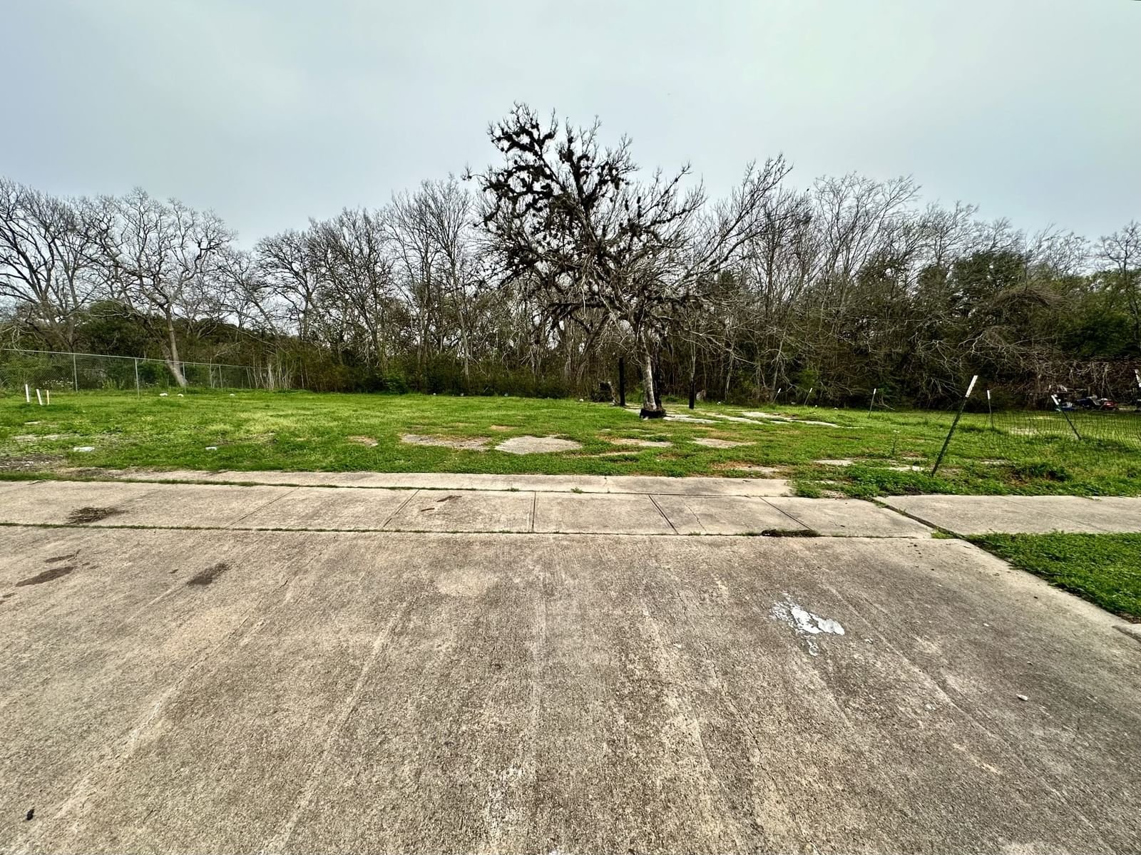 Real estate property located at 200 Ave L, Harris, Busch Terrace, Baytown, TX, US
