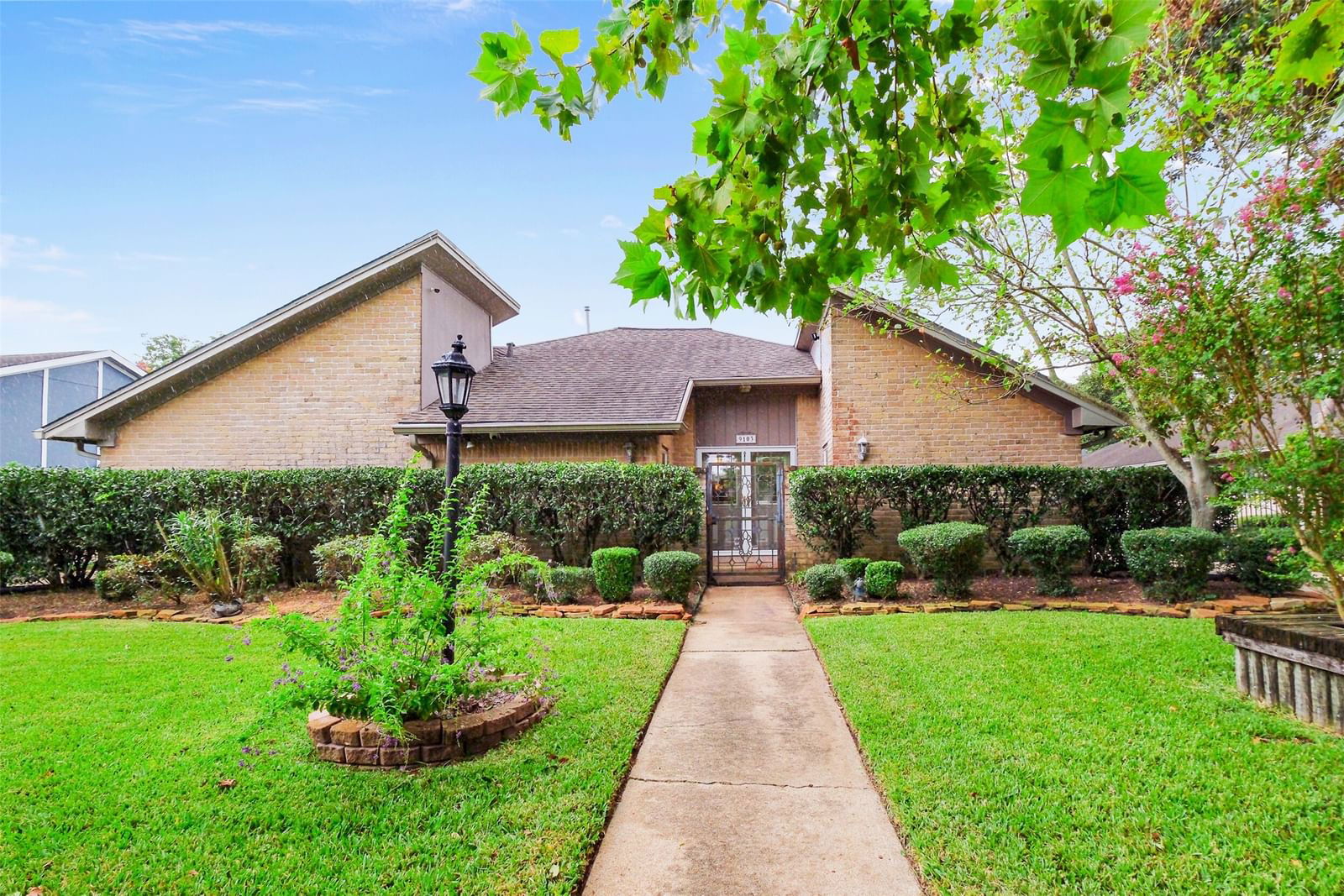 Real estate property located at 9103 Tavistock, Harris, Glenshire, Houston, TX, US