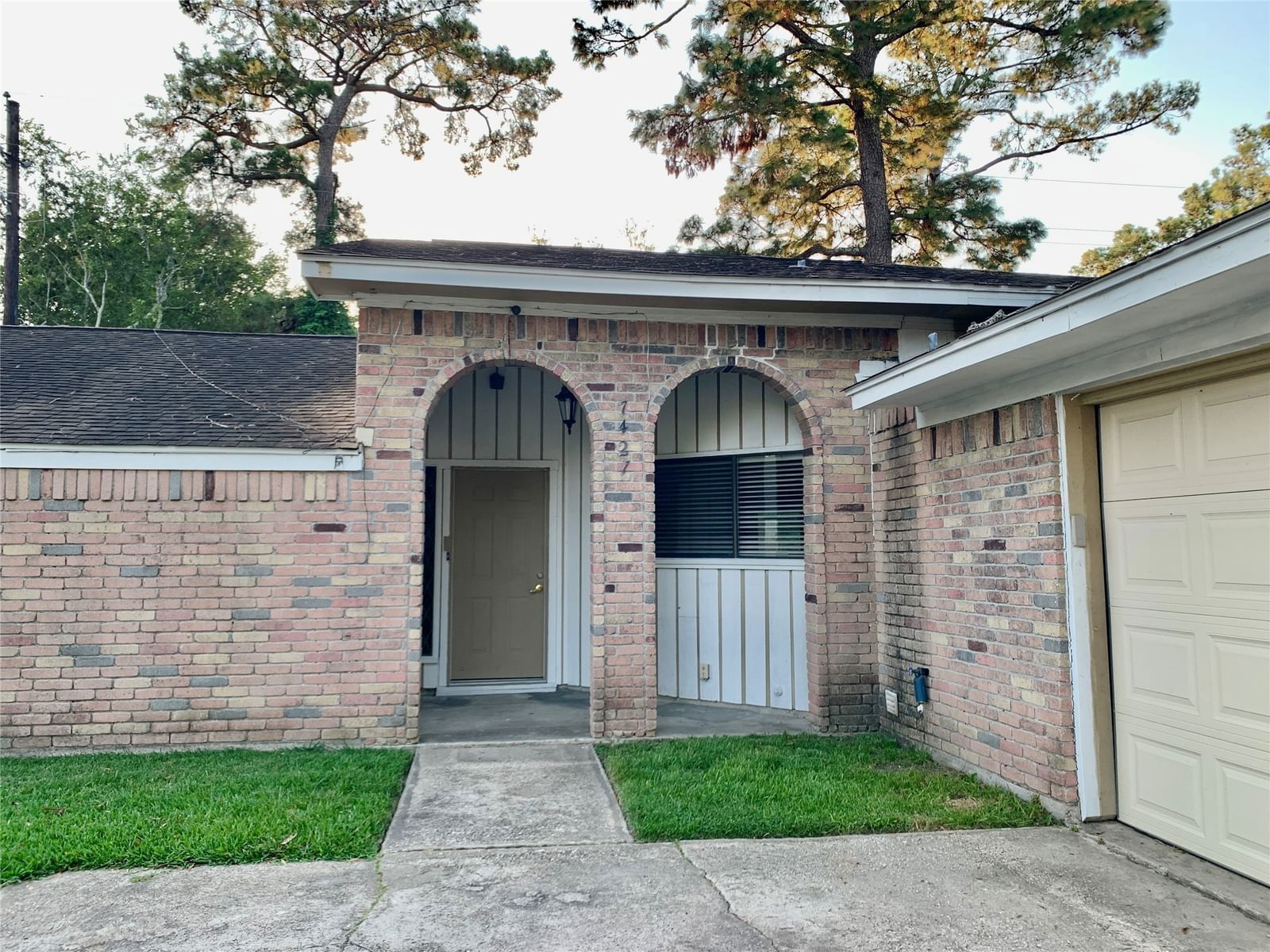 Real estate property located at 7427 Willow Oak, Chambers, Pinehurst Sub, Baytown, TX, US