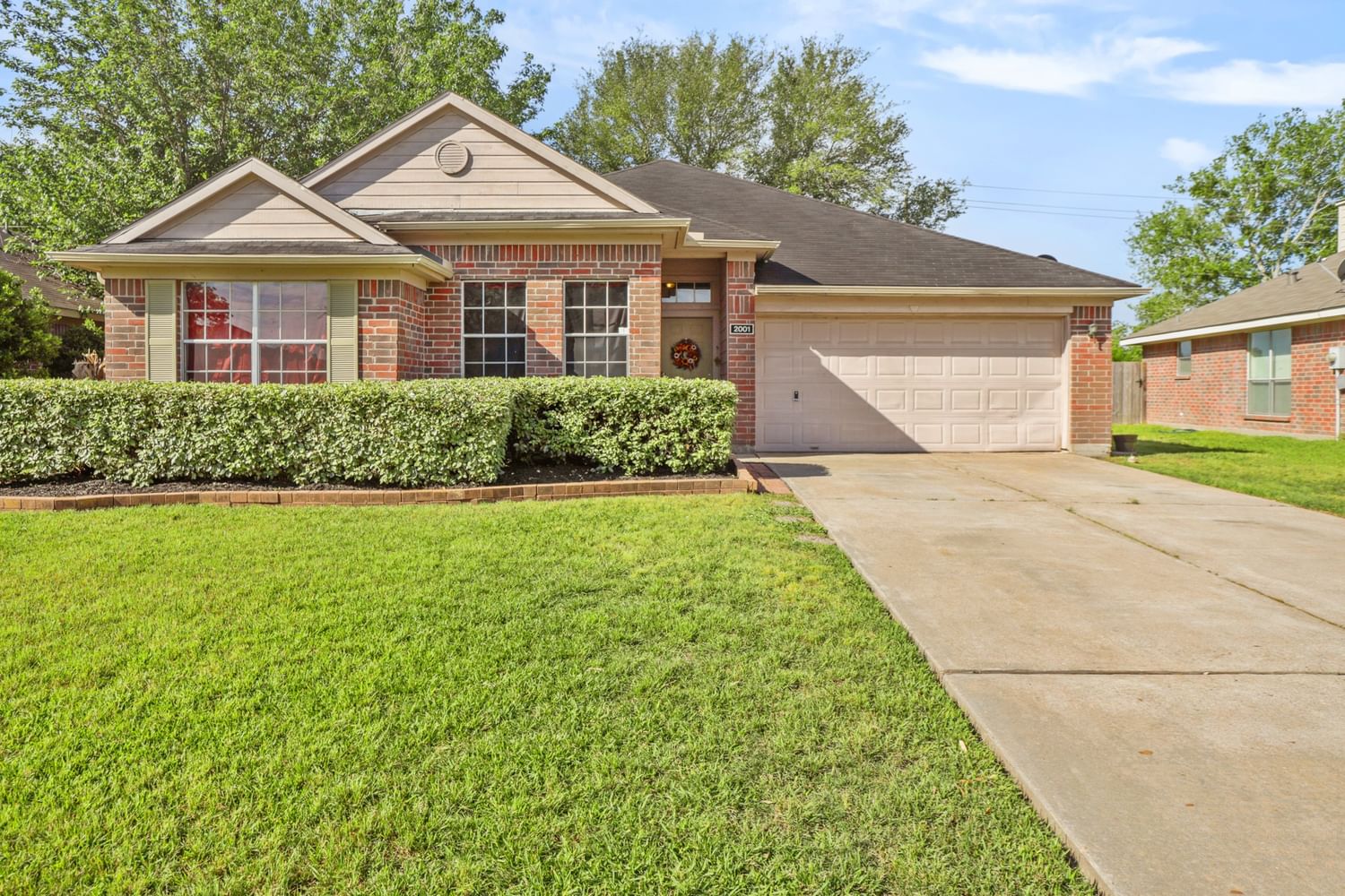 Real estate property located at 2001 Village Court, Fort Bend, Villages Of Town Center, Rosenberg, TX, US