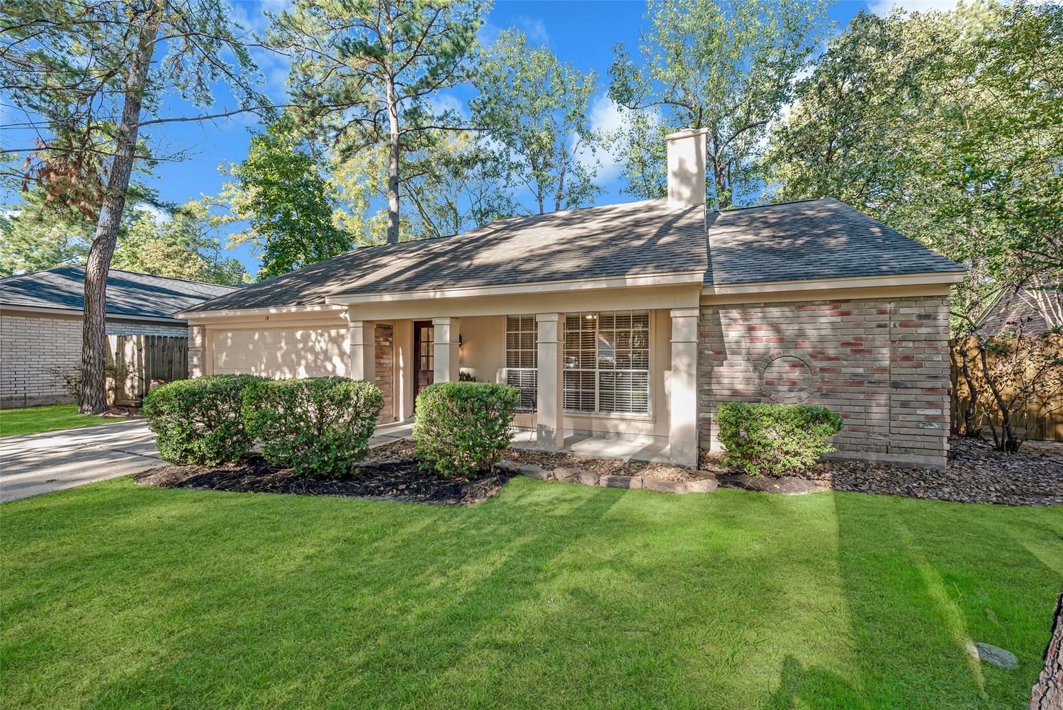 Real estate property located at 14 Rockridge, Montgomery, The Woodlands, TX, US