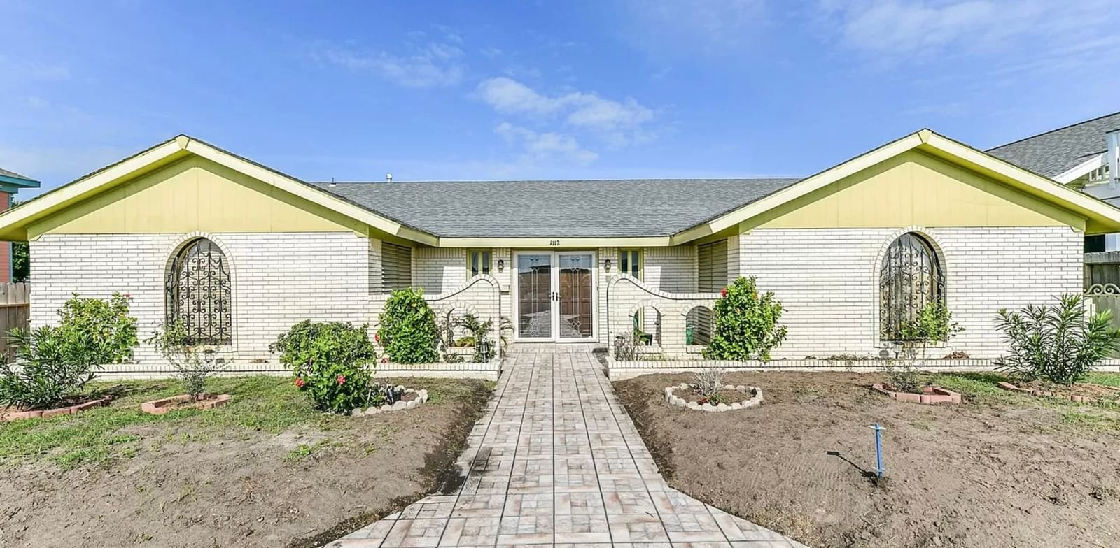 Real estate property located at 1112 Avenue M 1/2, Galveston, Galveston Outlots, Galveston, TX, US