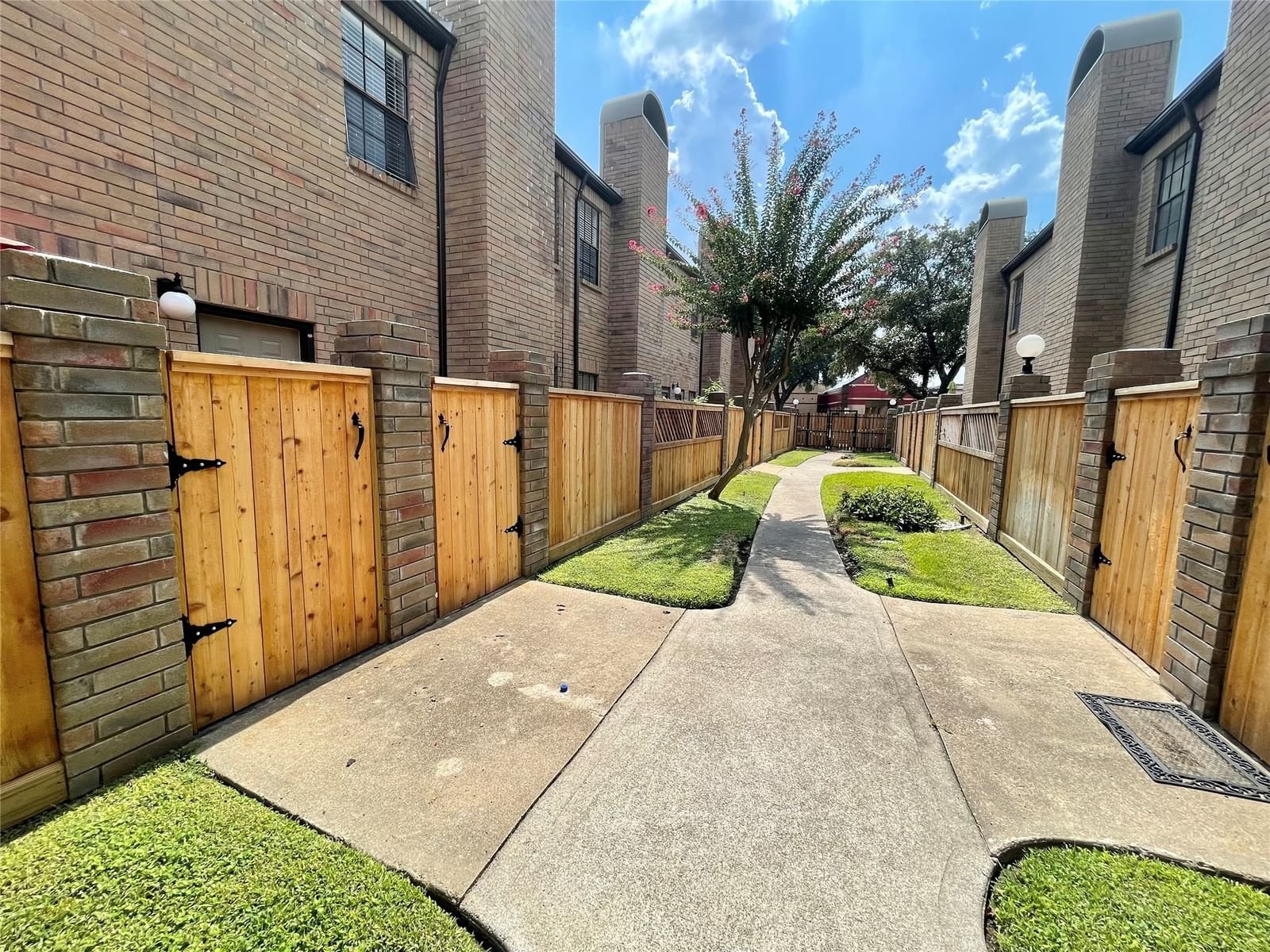 Real estate property located at 9850 Pagewood #906, Harris, Westchase Forest Condo Ph 01, Houston, TX, US