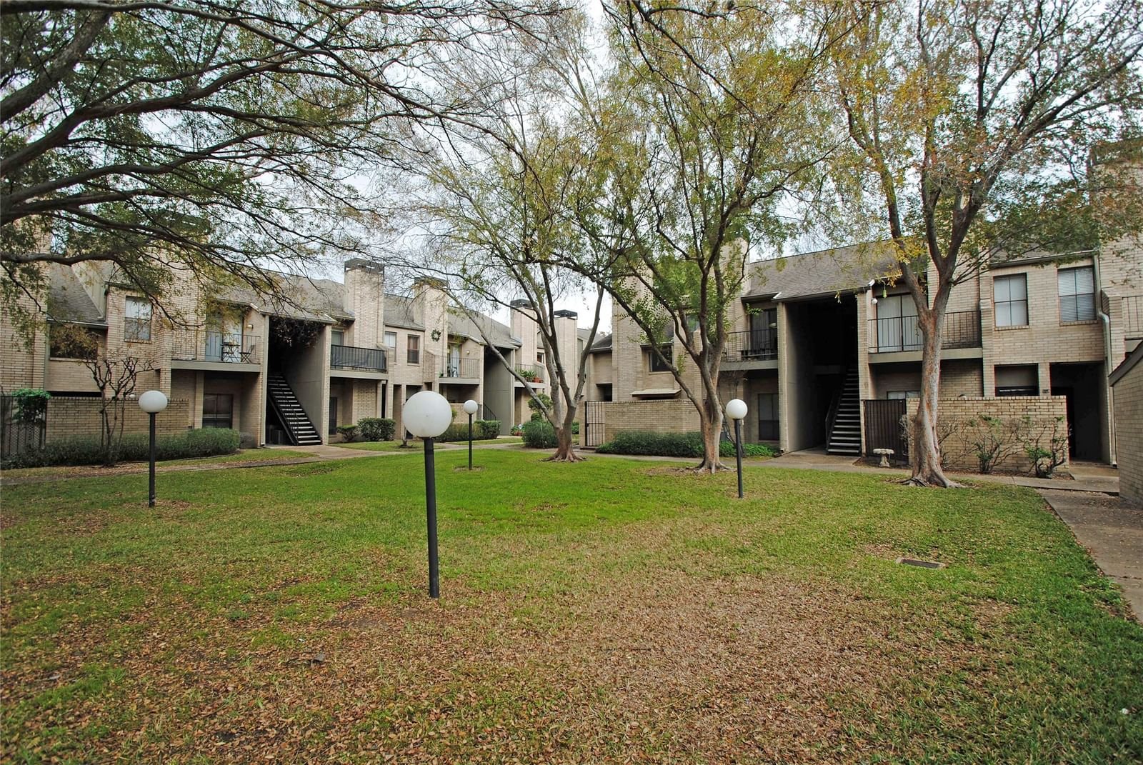 Real estate property located at 10811 Richmond #113, Harris, Westchase Gardens Condo Ph 02, Houston, TX, US