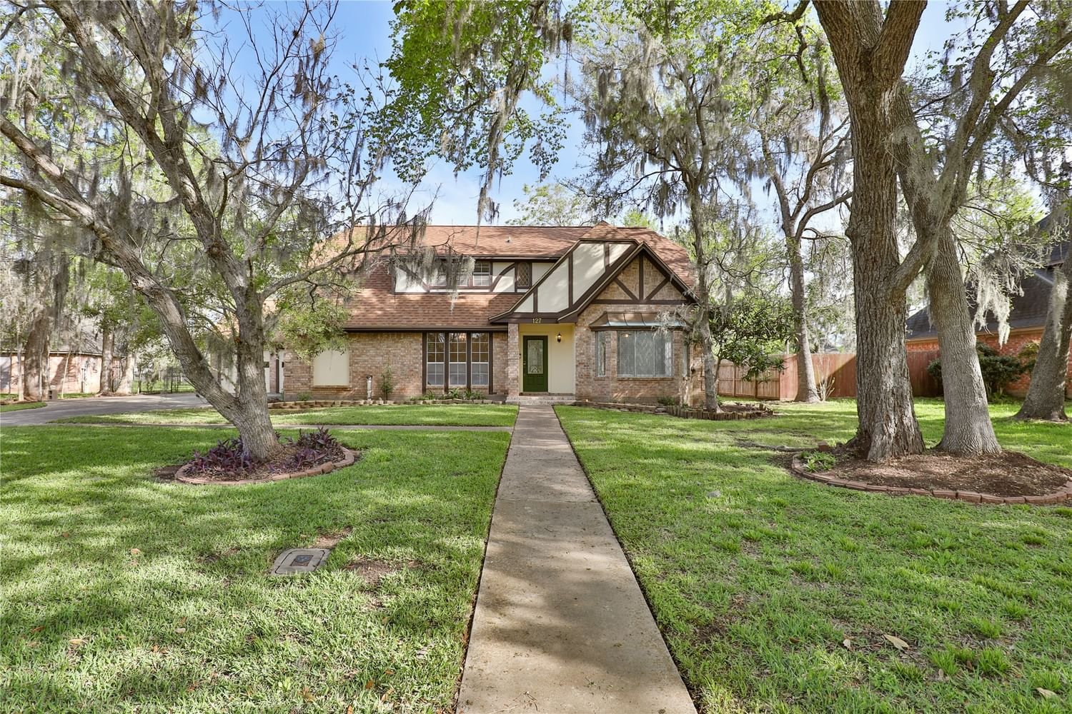 Real estate property located at 127 White Oak, Brazoria, Oak Forest Lake Jackson, Lake Jackson, TX, US