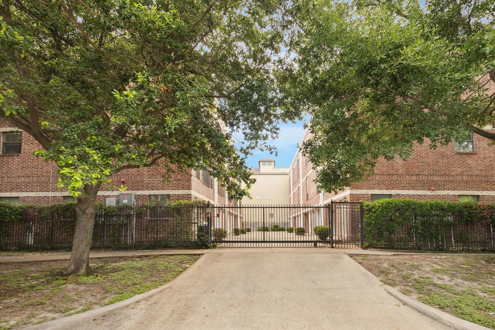 Real estate property located at 118 Mcgowen A, Harris, 118 Mcgowen Condo, Houston, TX, US