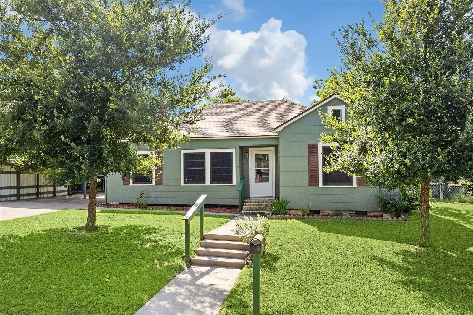 Real estate property located at 213 Holland, Austin, N/A, Bellville, TX, US