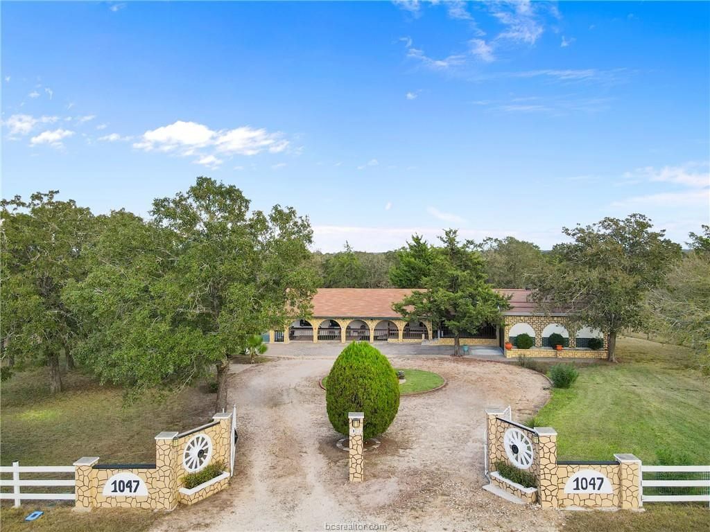 Real estate property located at 1047 Beaver Creek, Burleson, Beaver Creek, Caldwell, TX, US