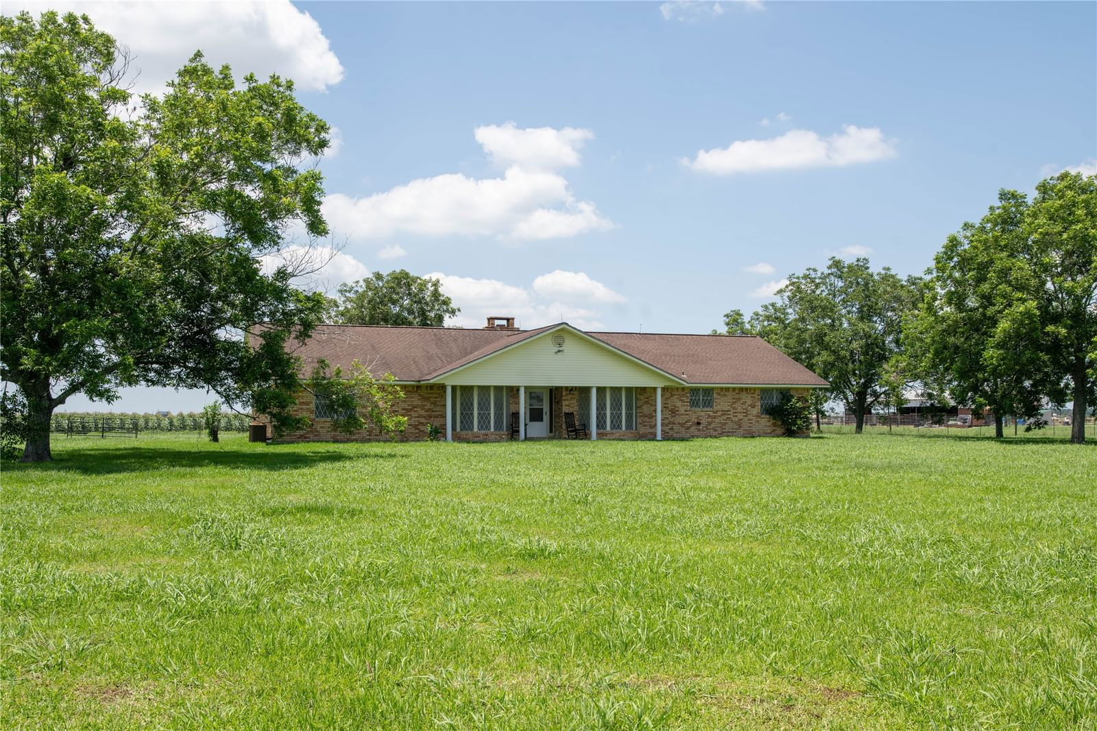 Real estate property located at 552 County Road 315, Wharton, None, Louise, TX, US