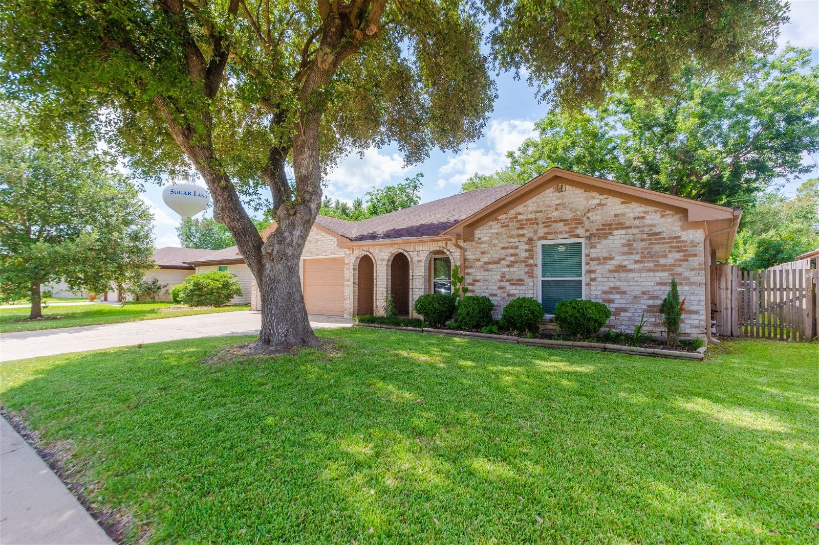 Real estate property located at 14039 Greenway, Fort Bend, Sugar Land, TX, US