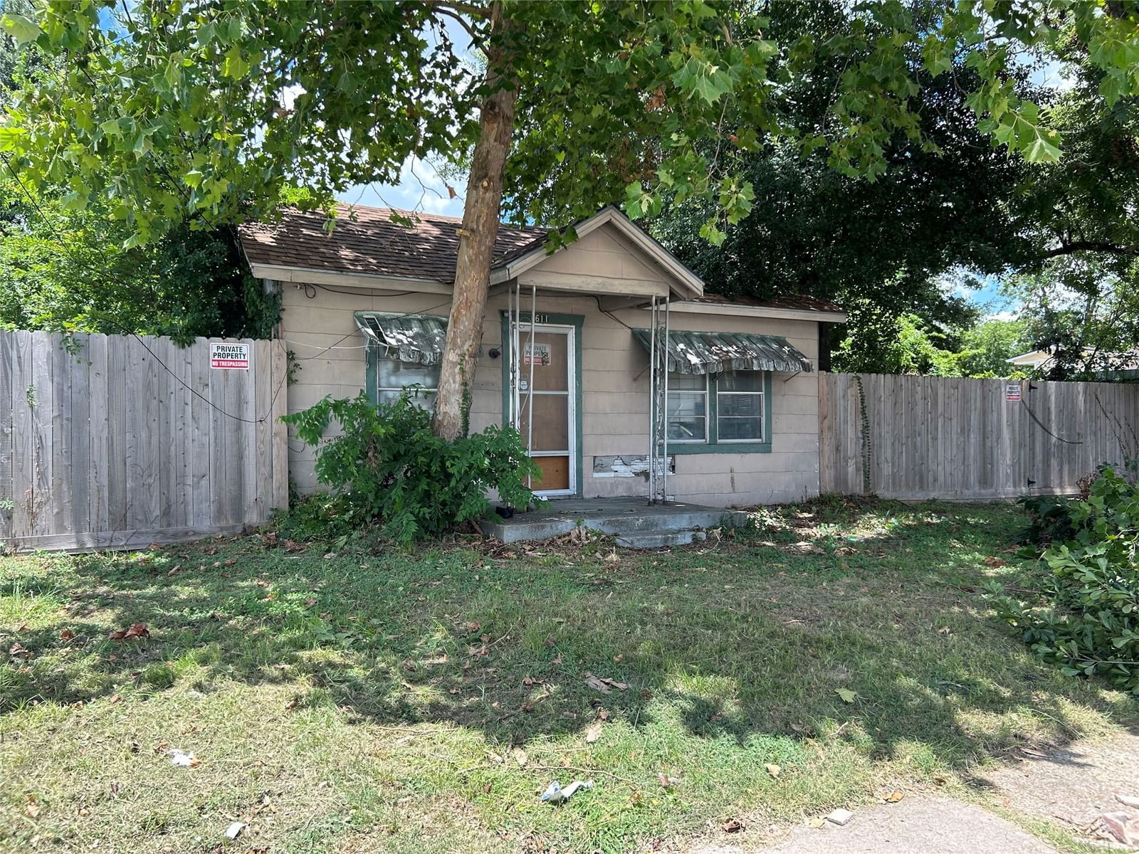 Real estate property located at 611 Crosstimbers, Harris, Colonial Gardens, Houston, TX, US