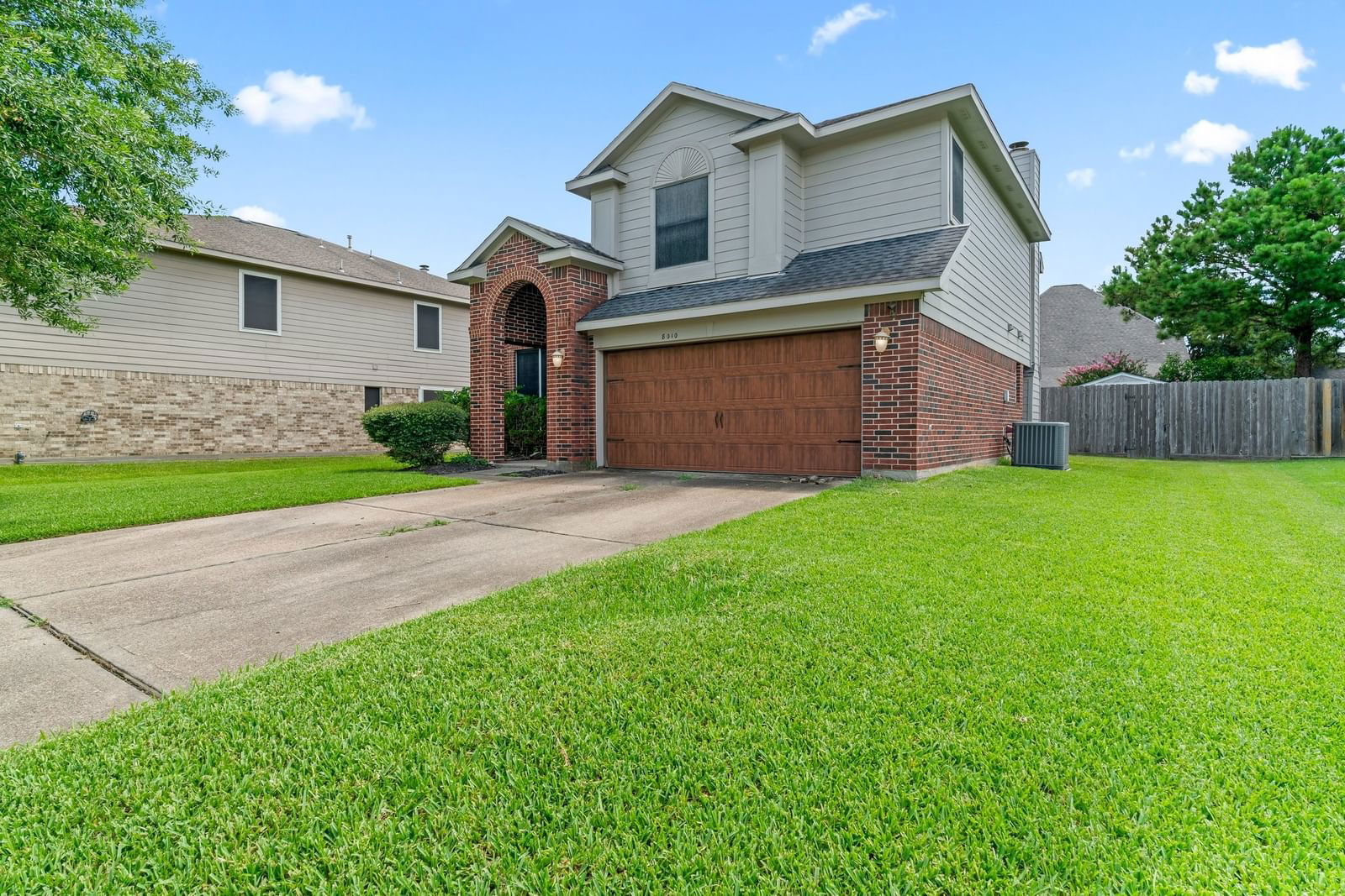 Real estate property located at 8010 Fox, Chambers, Country Meadows Sec 05, Baytown, TX, US