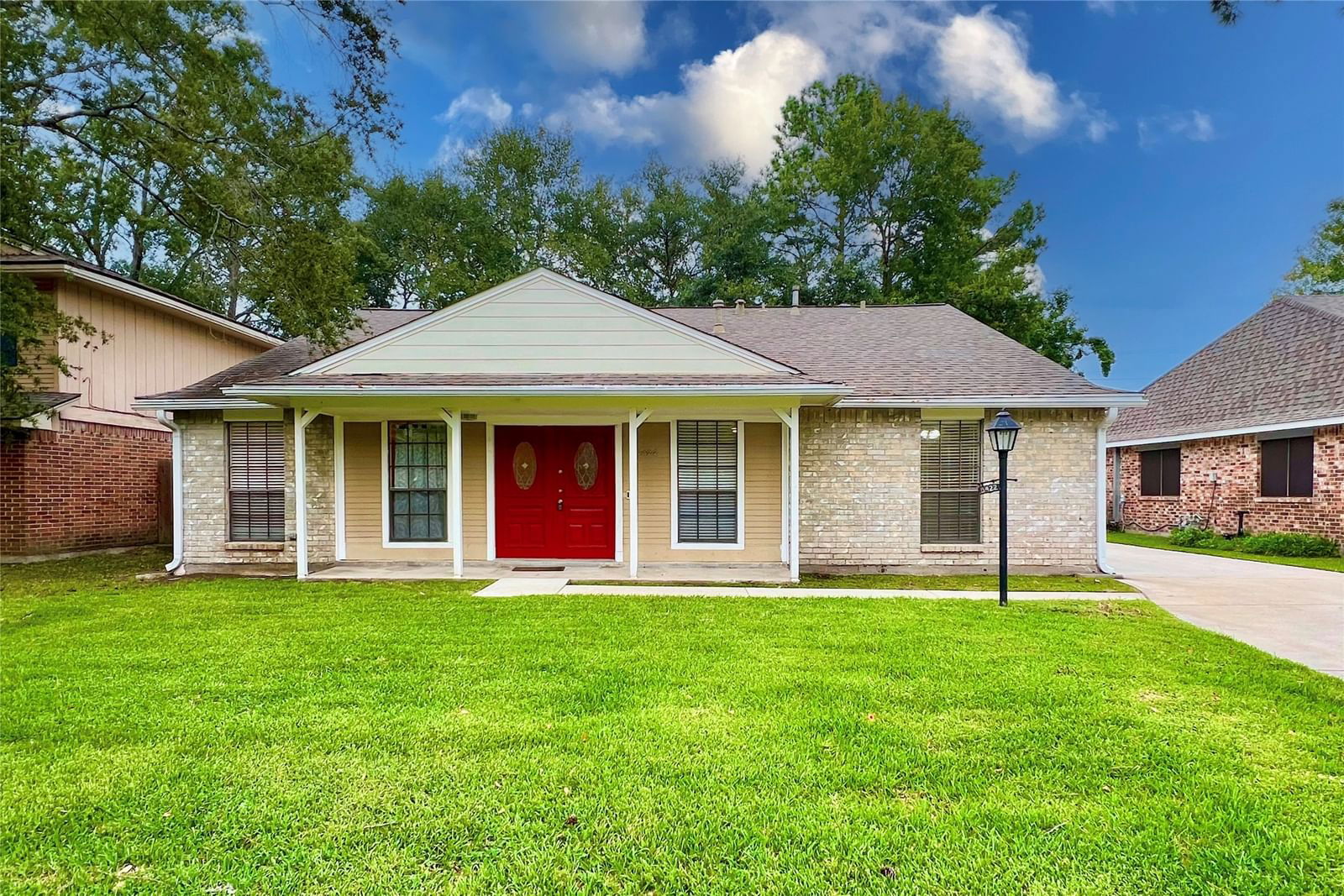 Real estate property located at 8422 Pines Place, Harris, Pines Atascocita Sec 02, Humble, TX, US