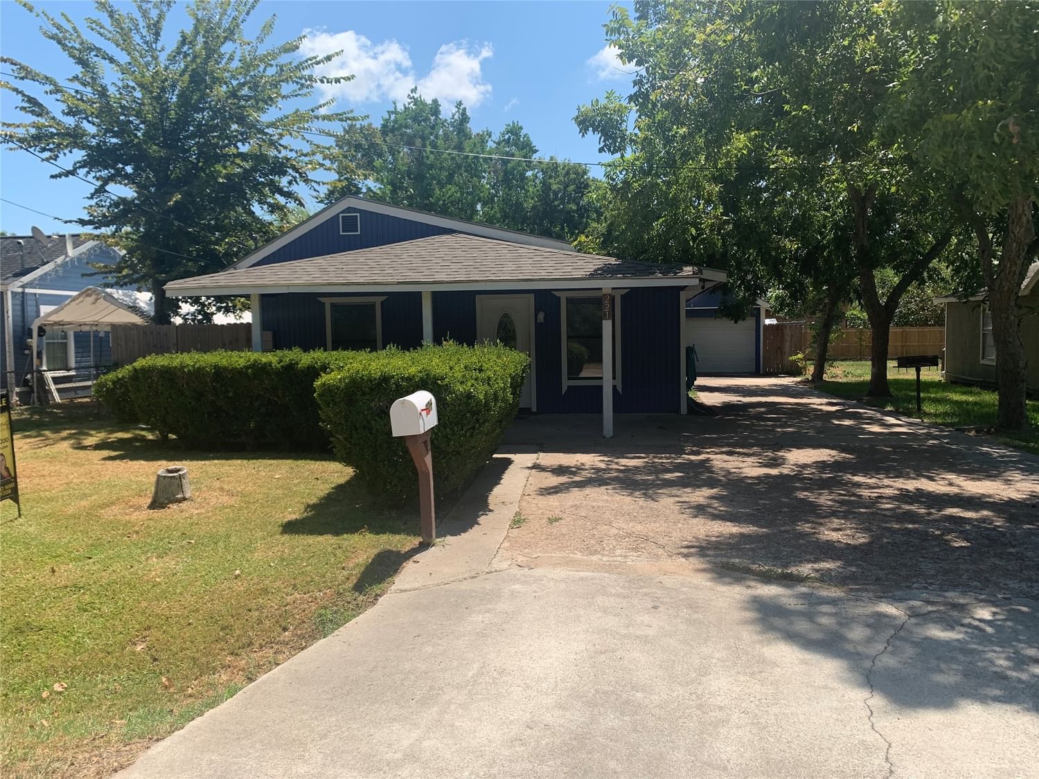 Real estate property located at 221 Bernard, Brazoria, Clute, TX, US