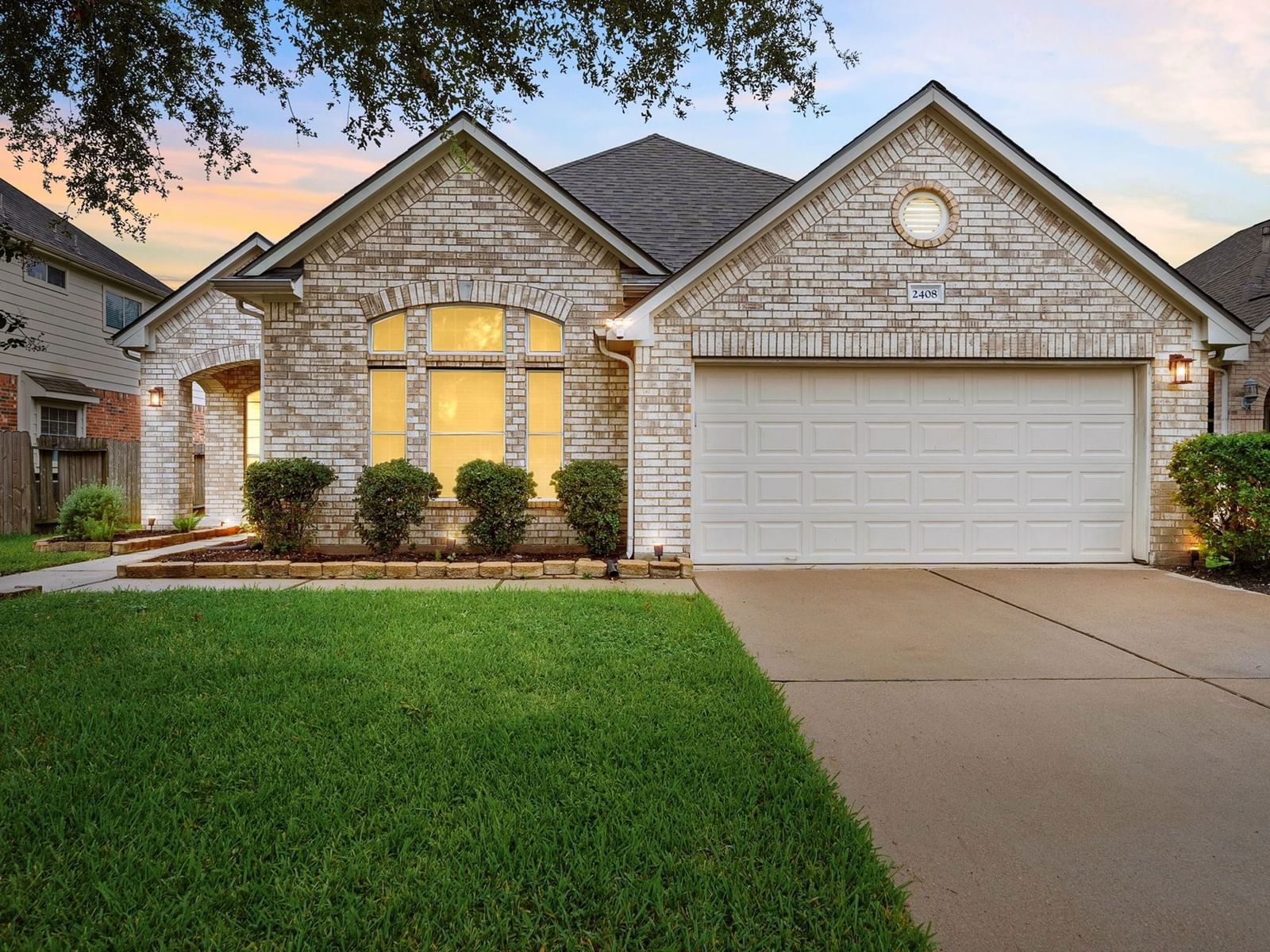 Real estate property located at 2408 Sunfire, Brazoria, Sunrise Lakes, Pearland, TX, US