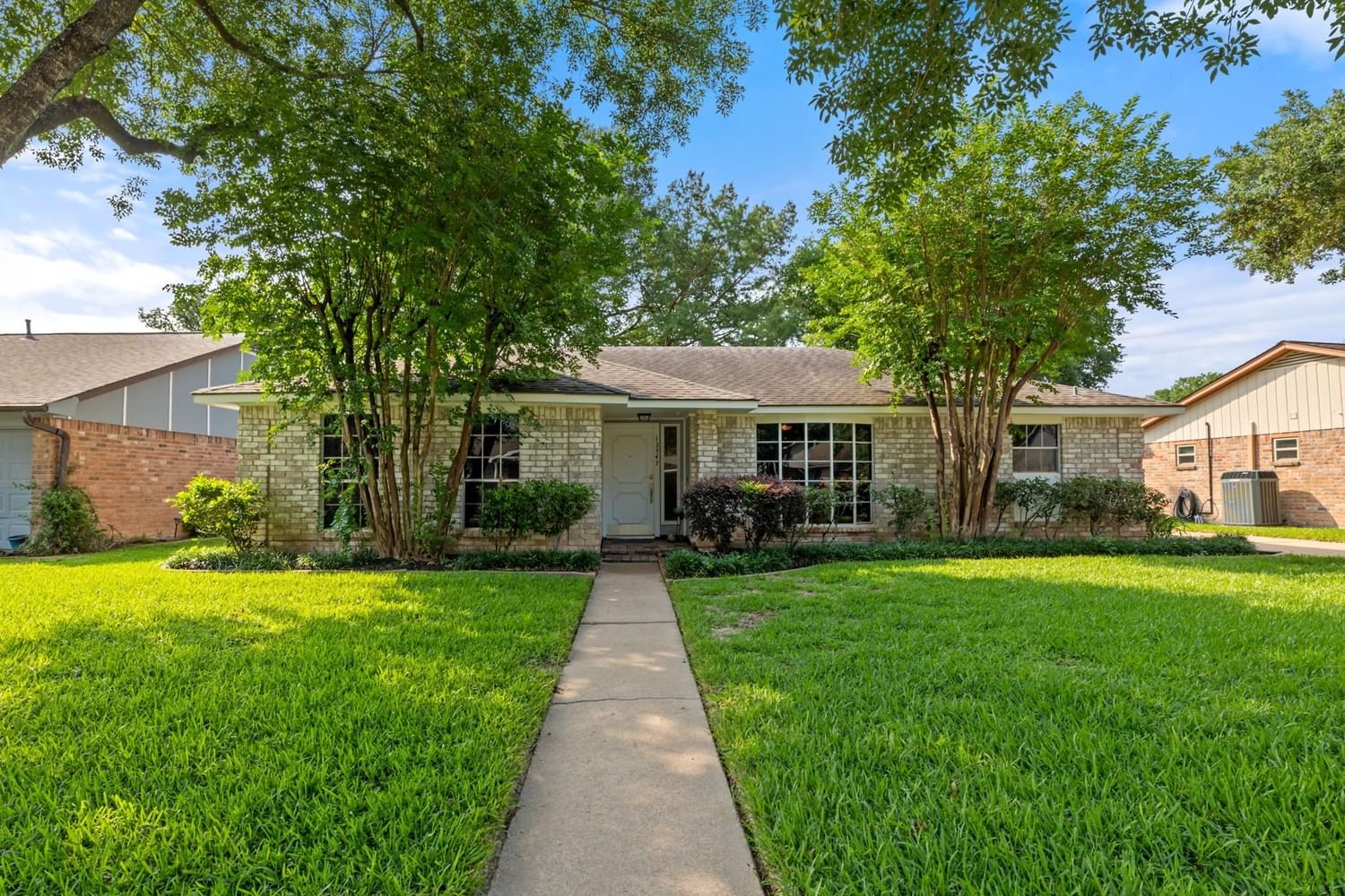 Real estate property located at 13547 Brook Hollow, Fort Bend, Covington Woods Sec 4, Sugar Land, TX, US