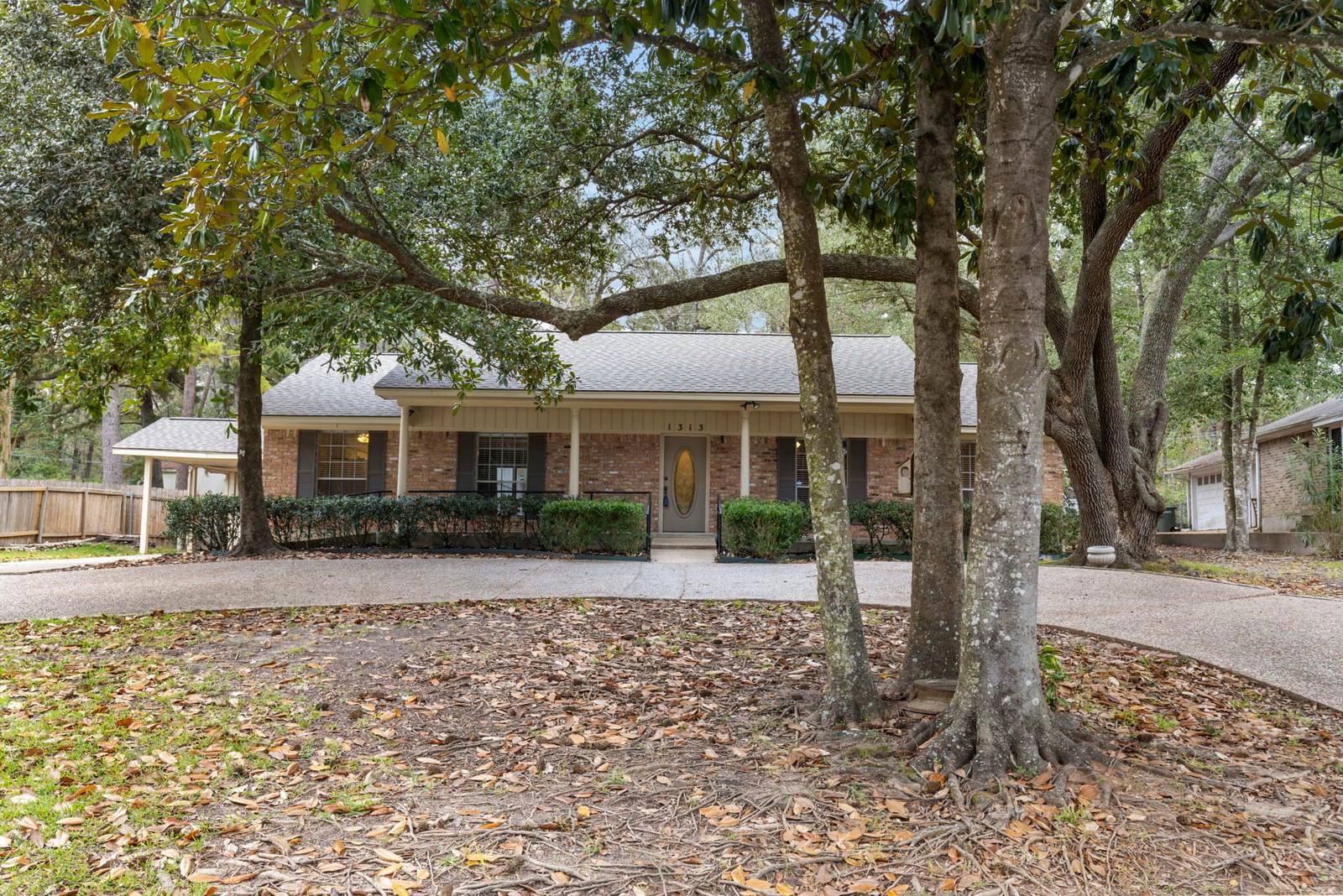 Real estate property located at 1313 Green Briar, Walker, Elkins Lake, Huntsville, TX, US