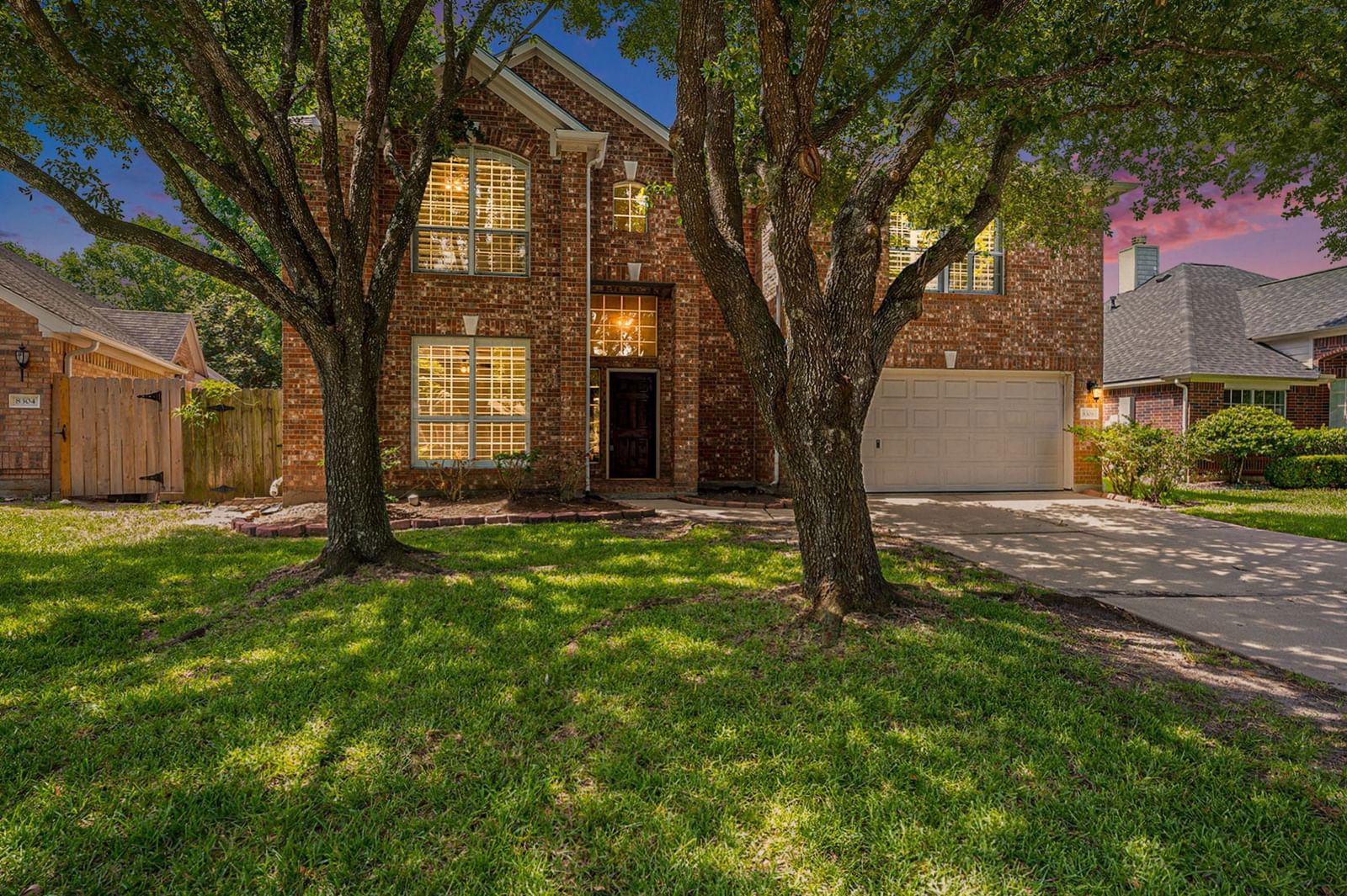 Real estate property located at 8308 Spinnaker Bay, Brazoria, Villages Of Edgewater Estates, Pearland, TX, US