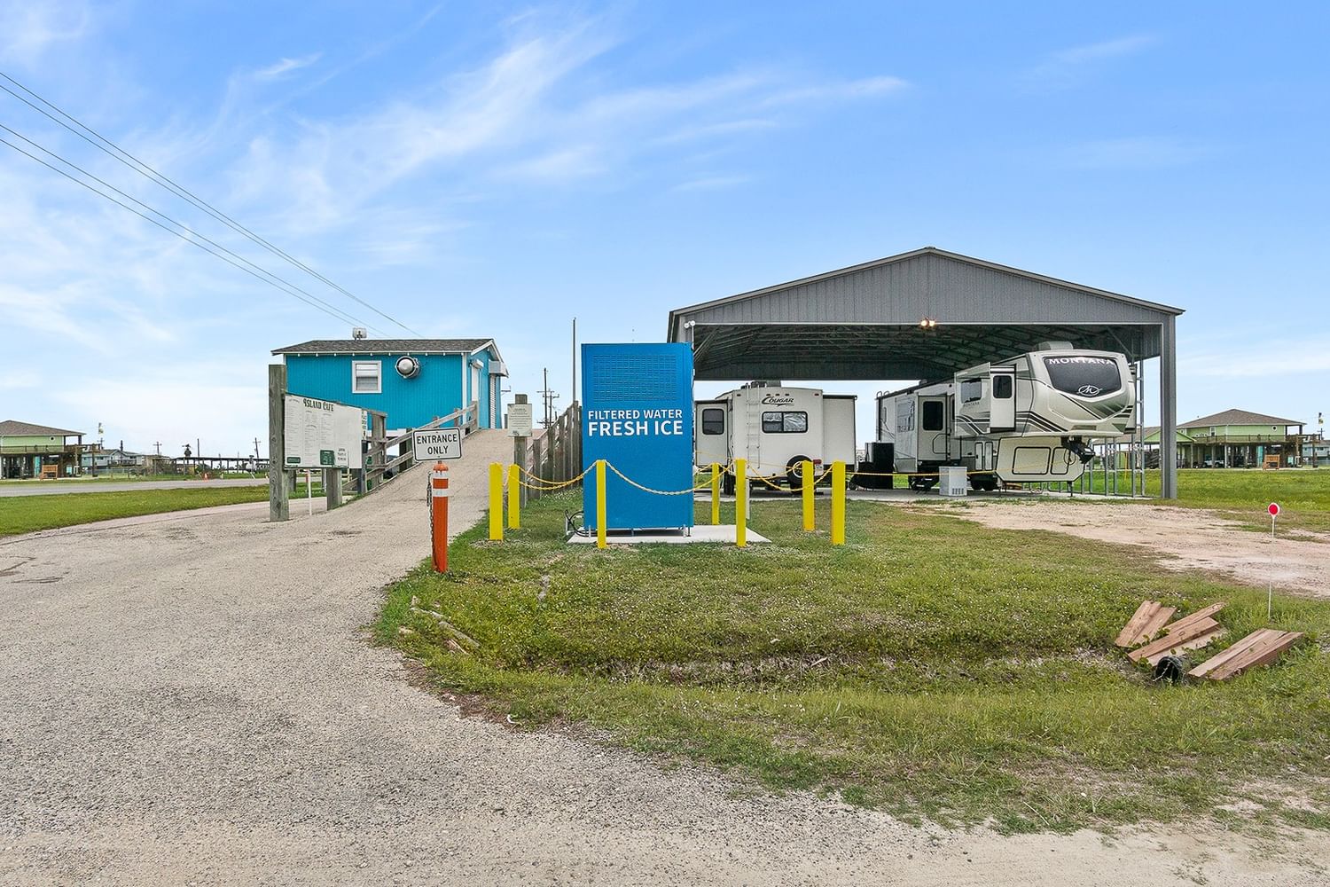 Real estate property located at 1136 Hwy 87, Galveston, Crystal Beach, TX, US