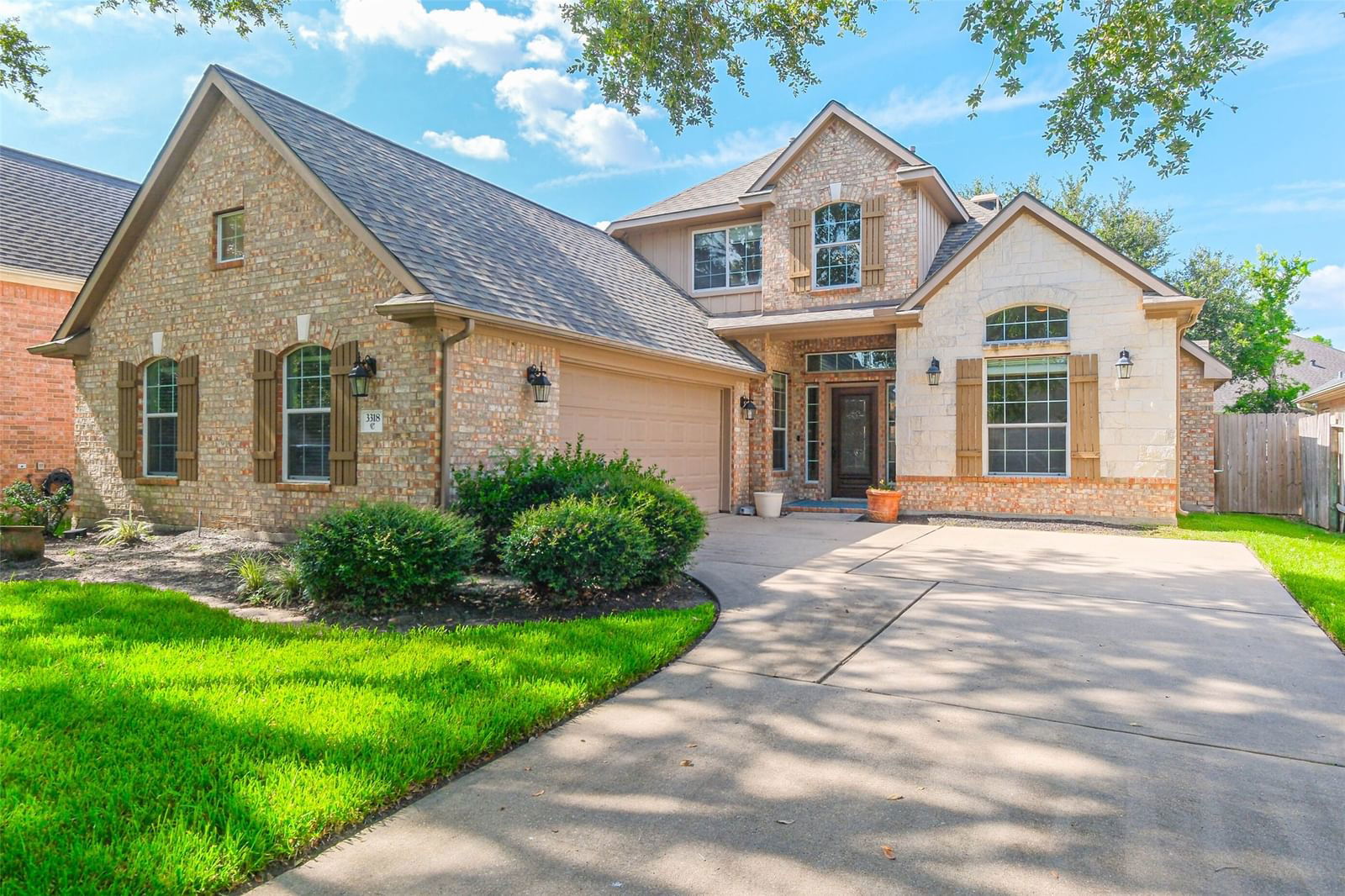 Real estate property located at 3318 Long Briar, Fort Bend, Orchard Lake Estates, Sugar Land, TX, US