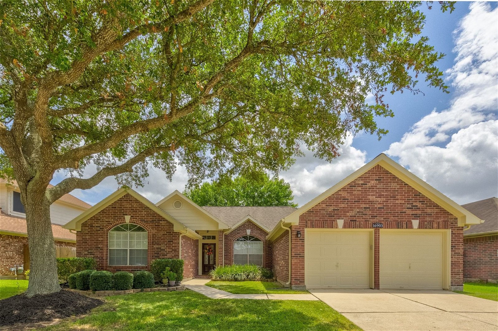 Real estate property located at 16903 Lighthouse View, Harris, Friendswood, TX, US