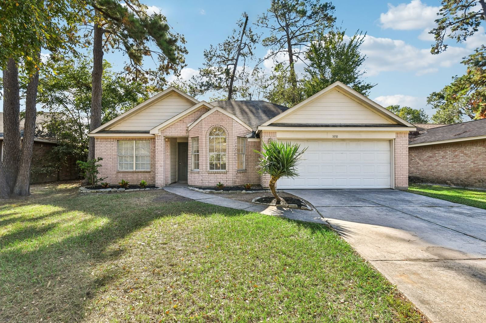 Real estate property located at 3210 Pine Dust, Harris, Timber Lane Sec 11, Spring, TX, US