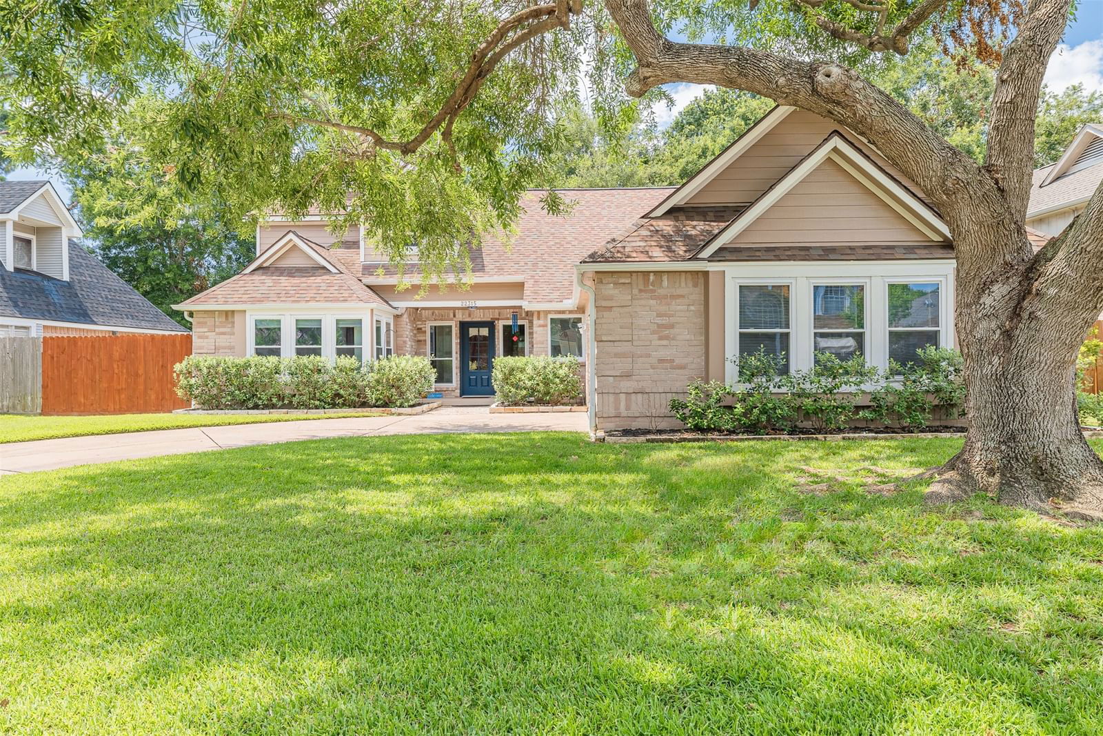 Real estate property located at 22315 Cove Hollow, Harris, Cornerstone Place Sec 01, Katy, TX, US