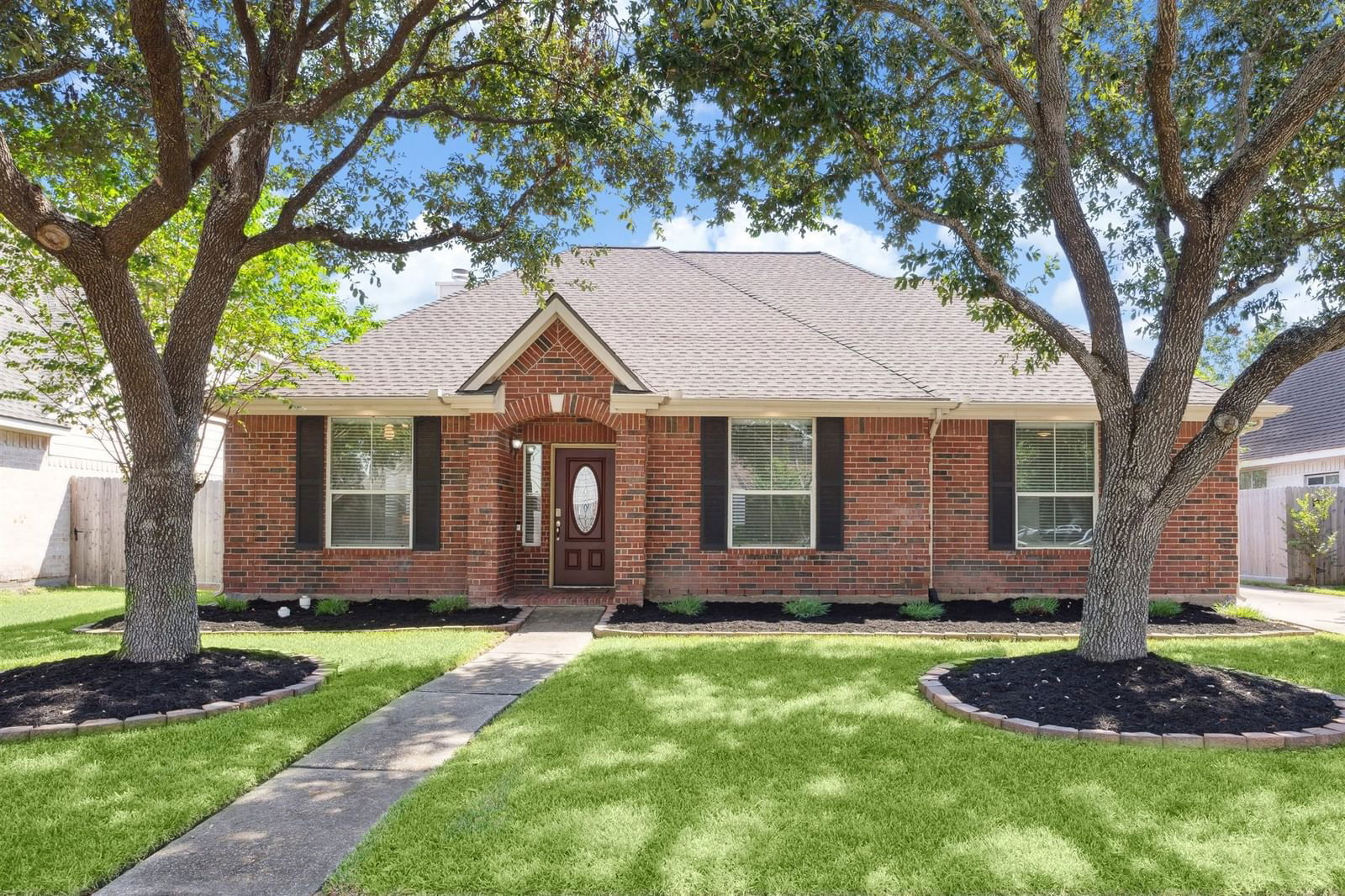 Real estate property located at 4315 Shady Arbour, Harris, Village Grove East Sec 04, Pasadena, TX, US