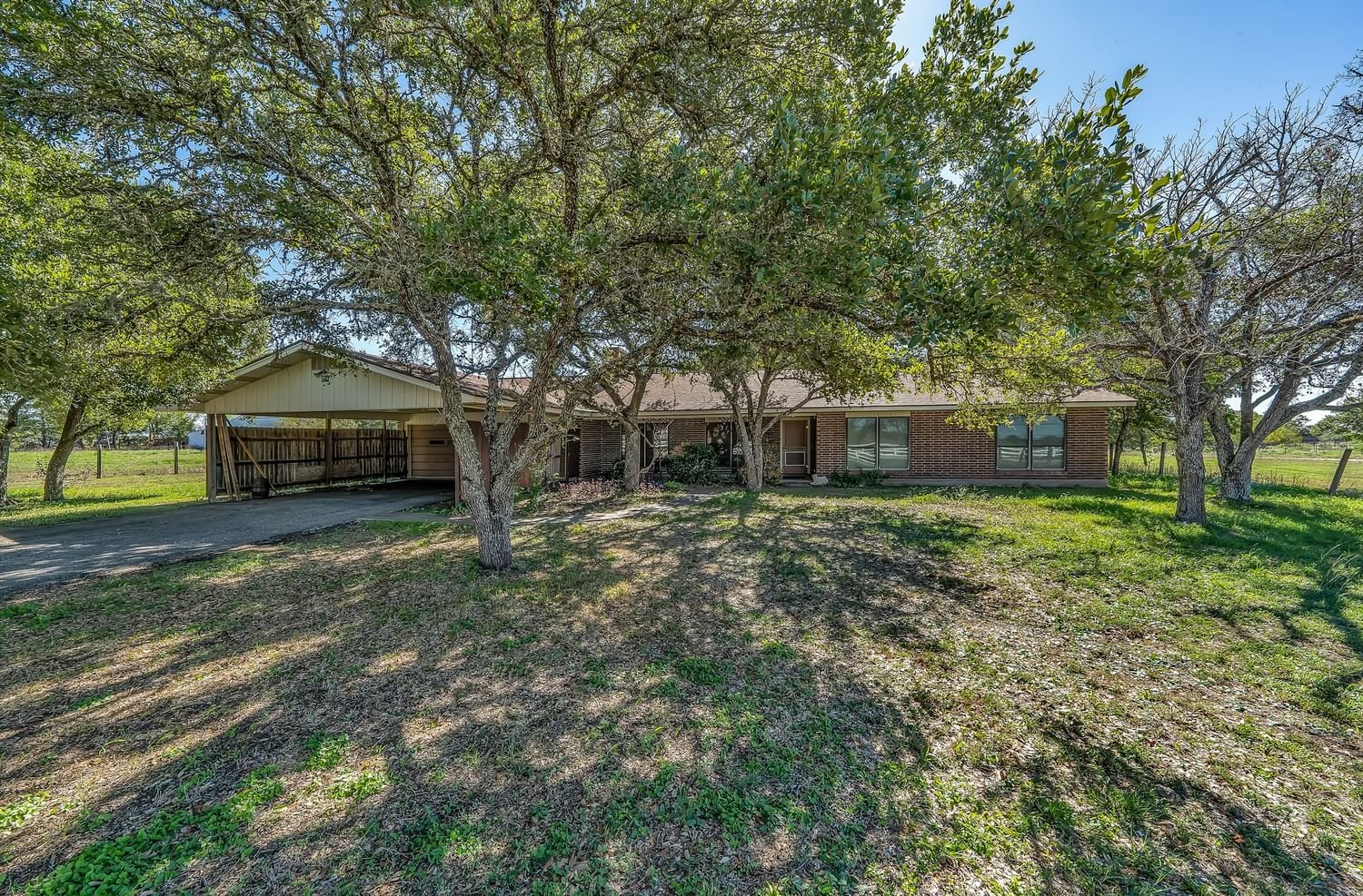 Real estate property located at 1279 County Road 208, Lee, Giddings, TX, US