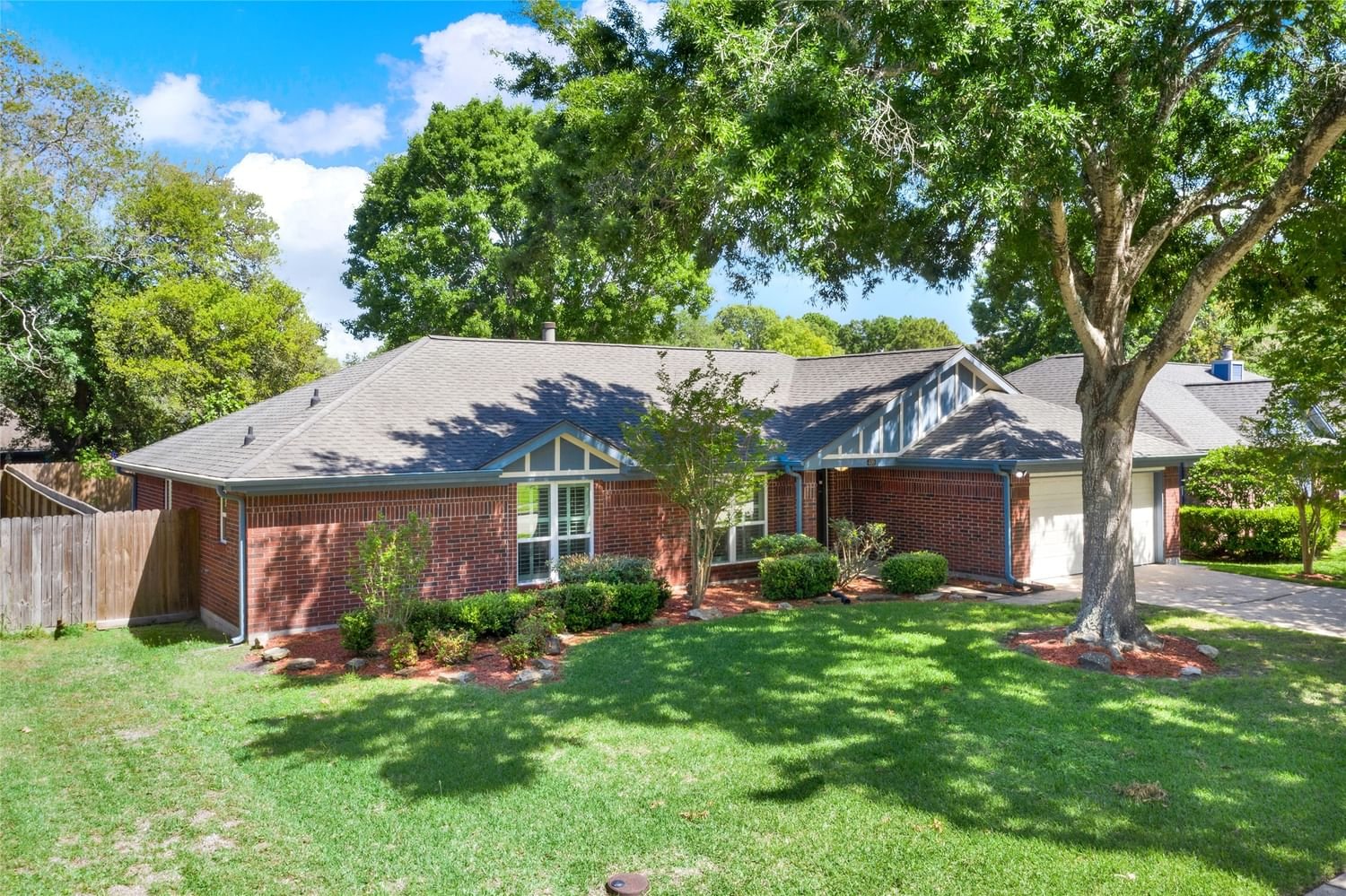 Real estate property located at 408 Holly Fern, Galveston, Meadow Bend 4, League City, TX, US