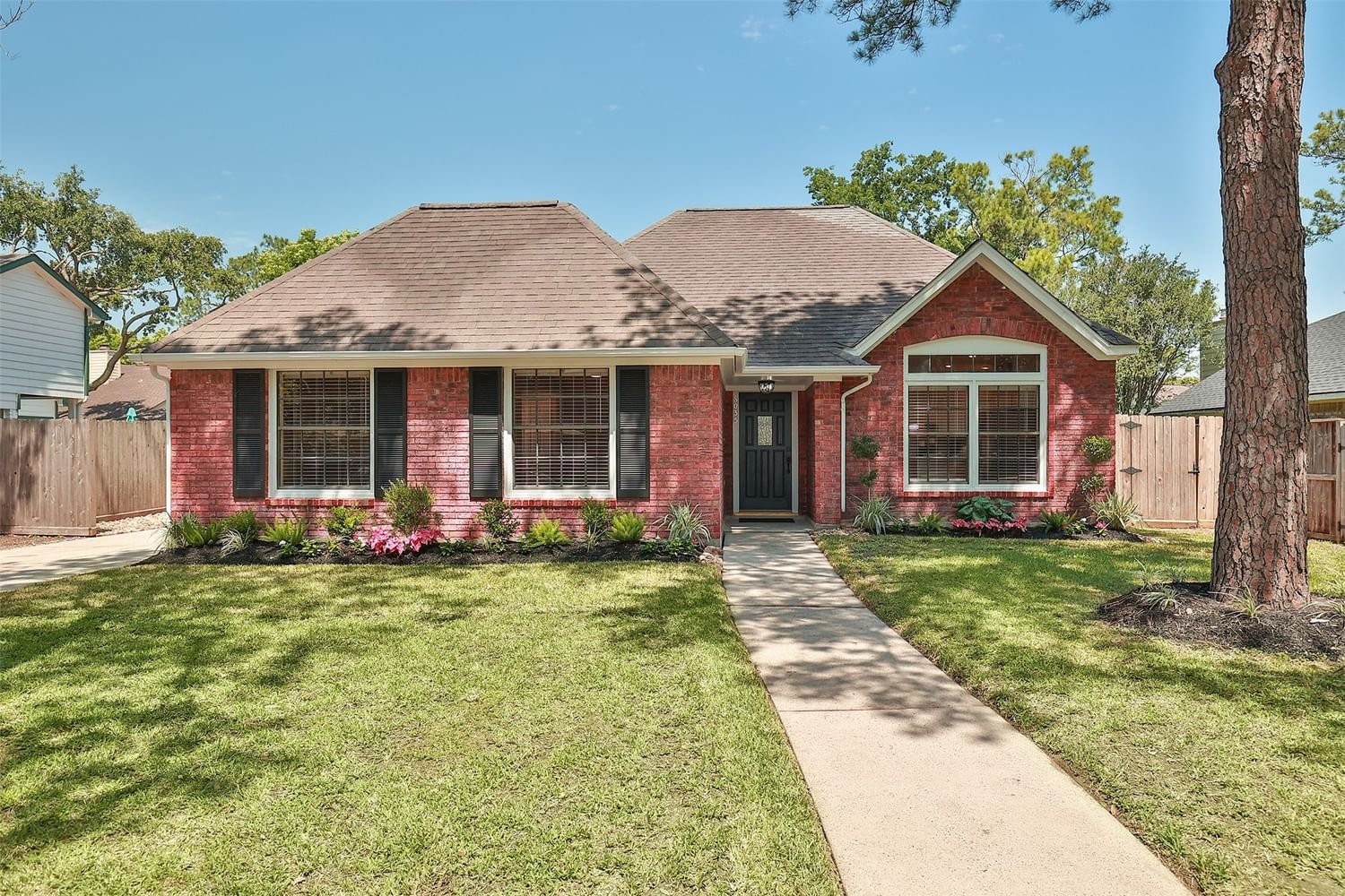 Real estate property located at 8035 Pine Falls, Harris, Copperfield Middlegate Village, Houston, TX, US